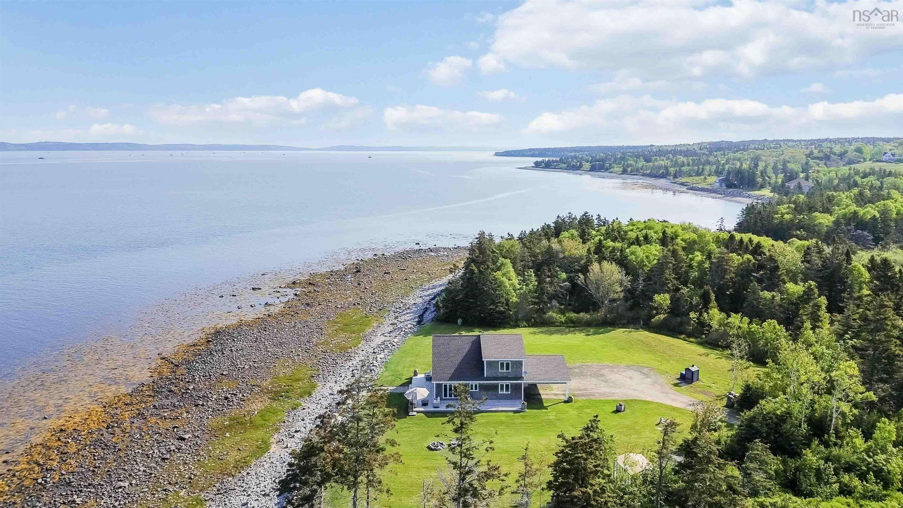 $579,900.00: 463 Fort Point Road, Weymouth North