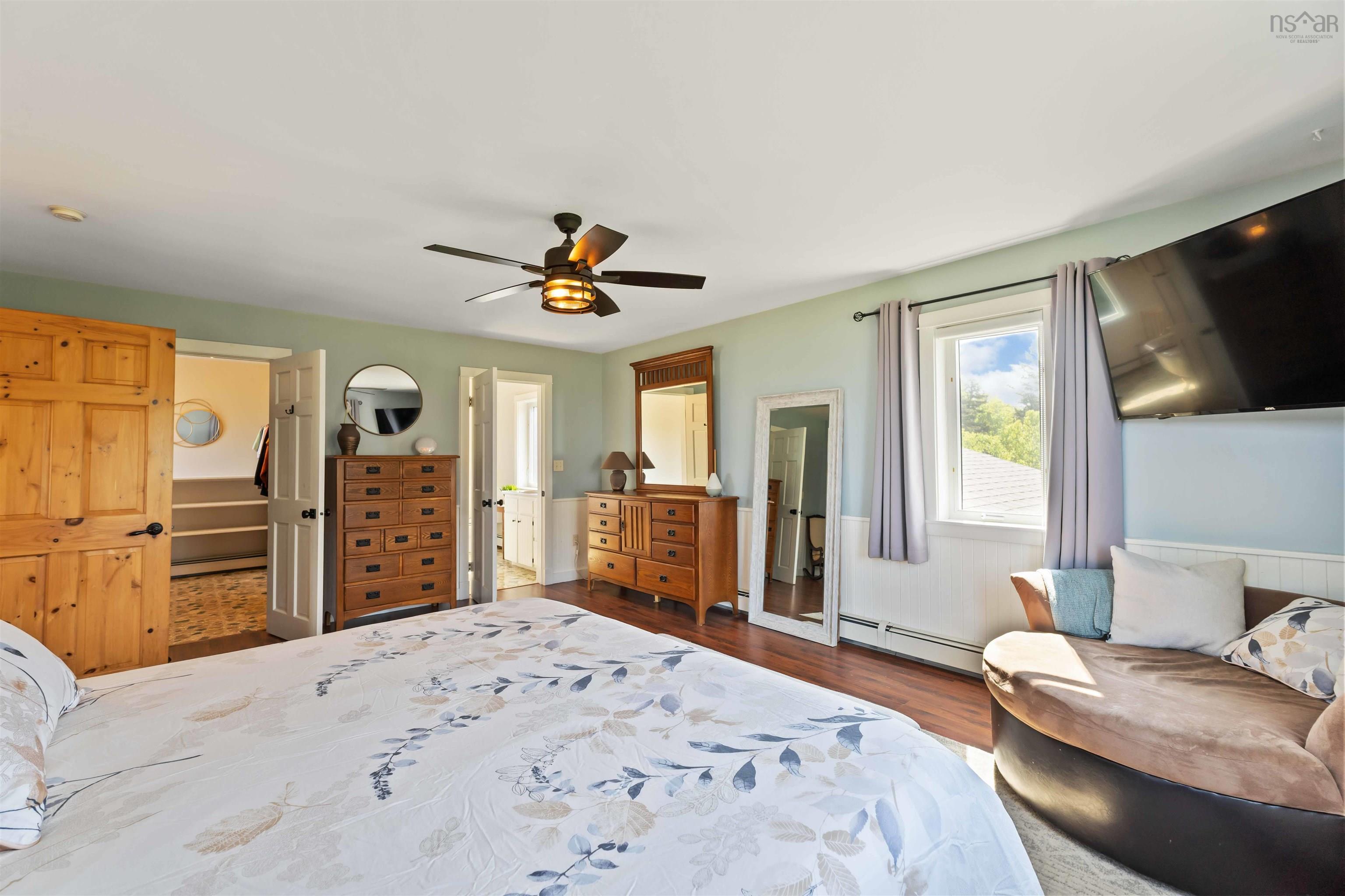 $579,900.00: 463 Fort Point Road, Weymouth North