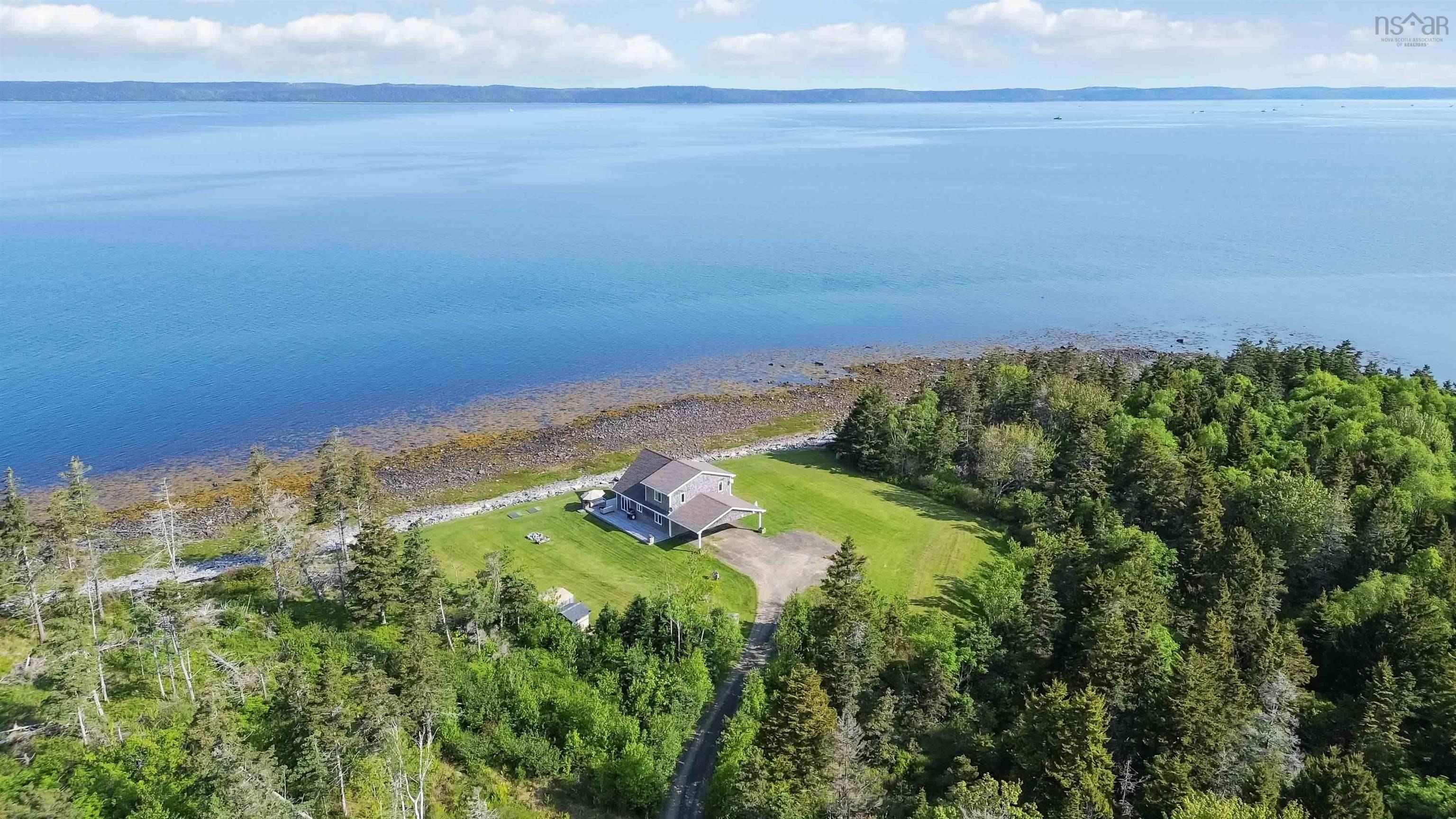 $579,900.00: 463 Fort Point Road, Weymouth North