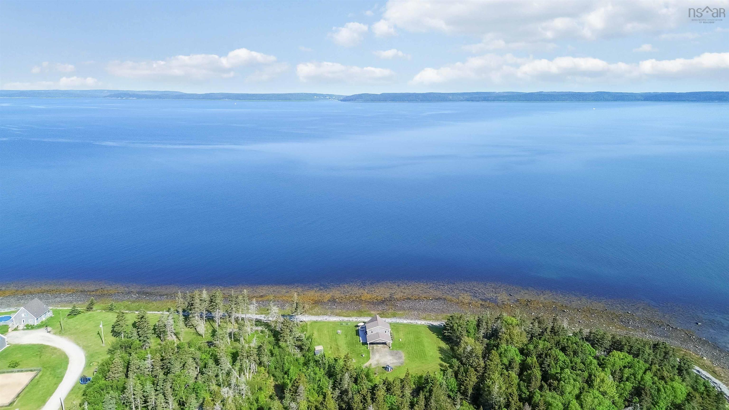 $579,900.00: 463 Fort Point Road, Weymouth North