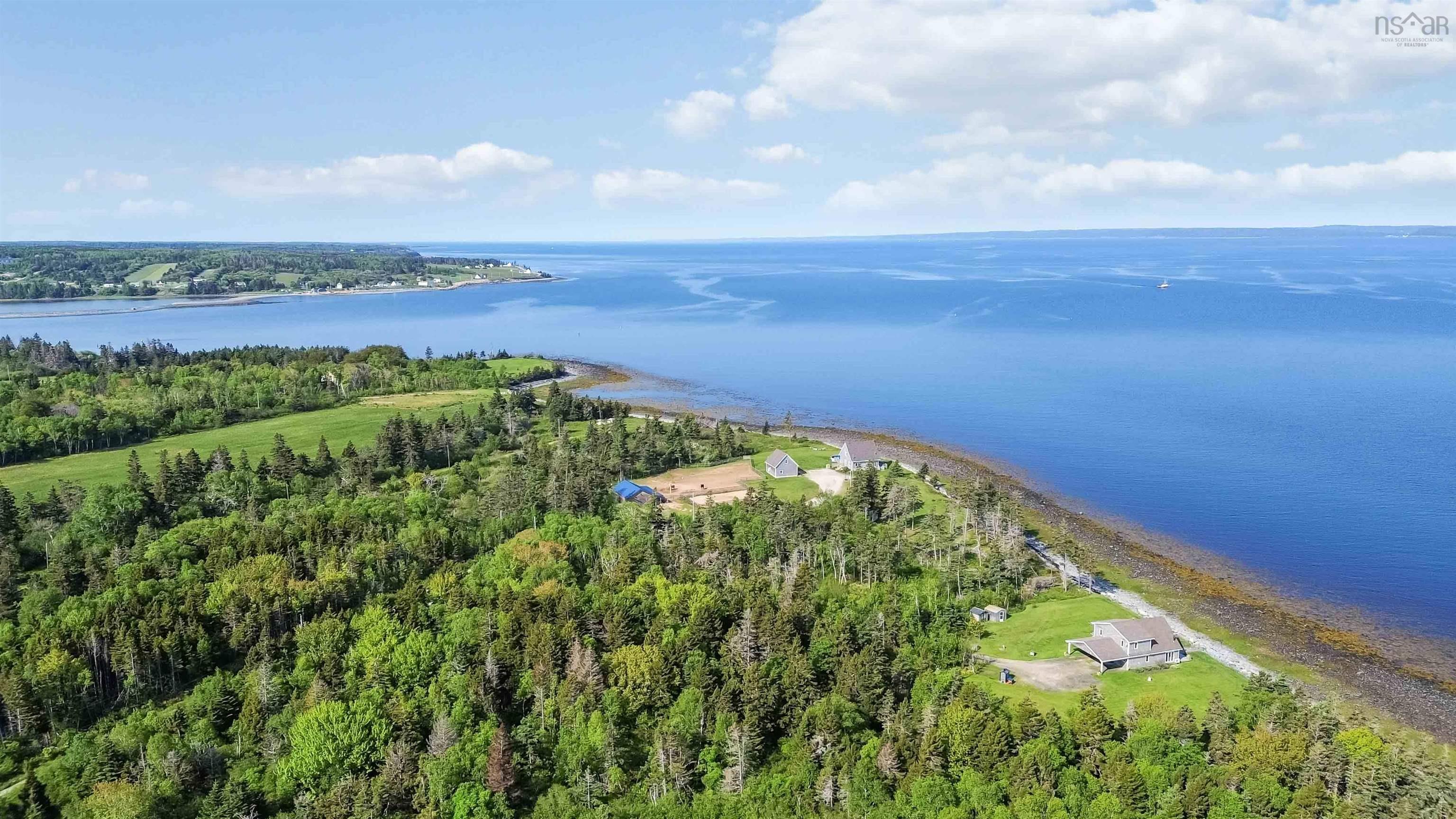 $579,900.00: 463 Fort Point Road, Weymouth North