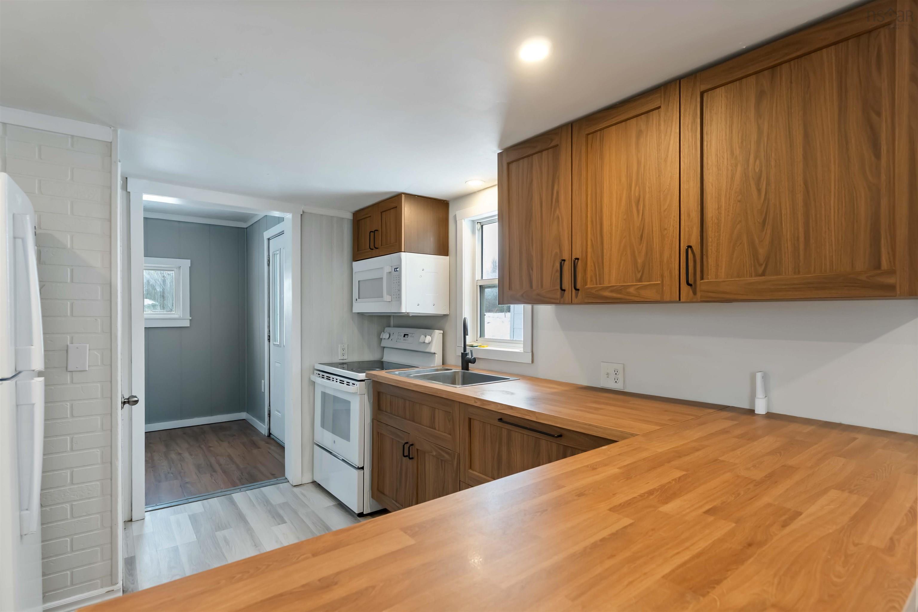 $279,900.00: 426 Morden Road, Selfridge Corner