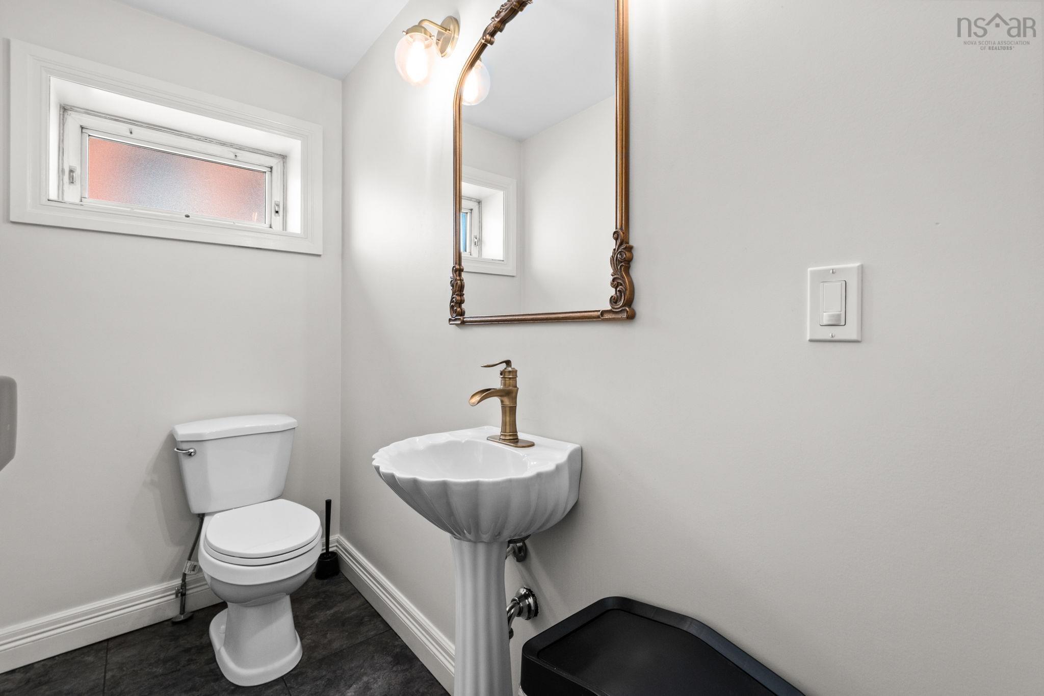 $1,500,000.00: 9 Church St, 208 St George Street Street, Annapolis Royal