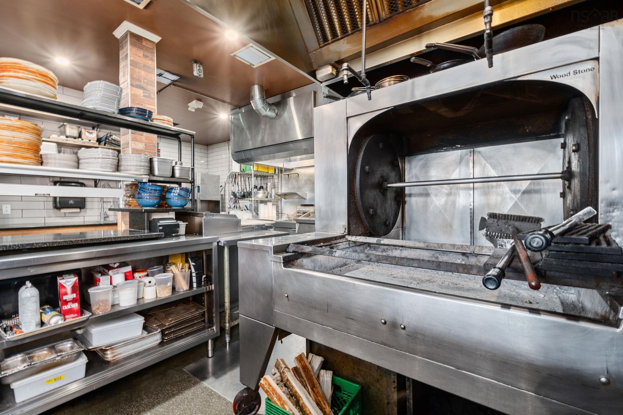 $1,500,000.00: 9 Church St, 208 St George Street Street, Annapolis Royal