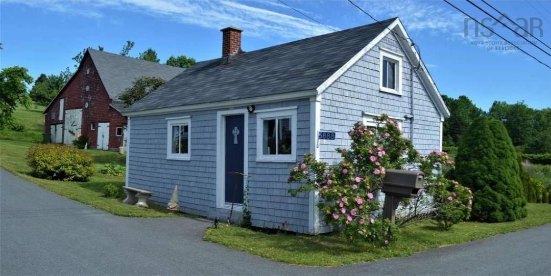 $649,900.00: 5888 331 Highway, Petite Rivière