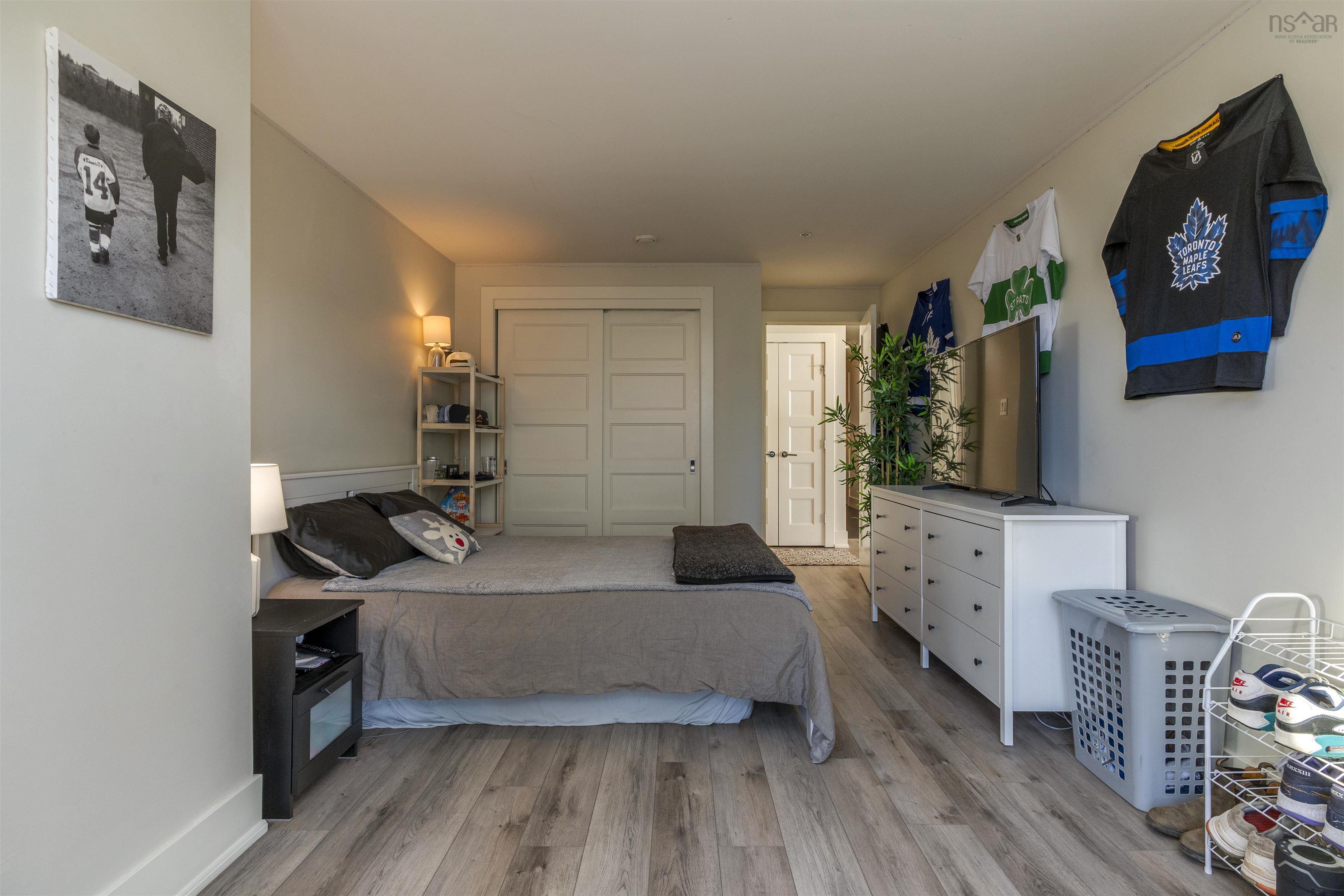 $708,900.00: 305 15 Kings Warf Place, Dartmouth