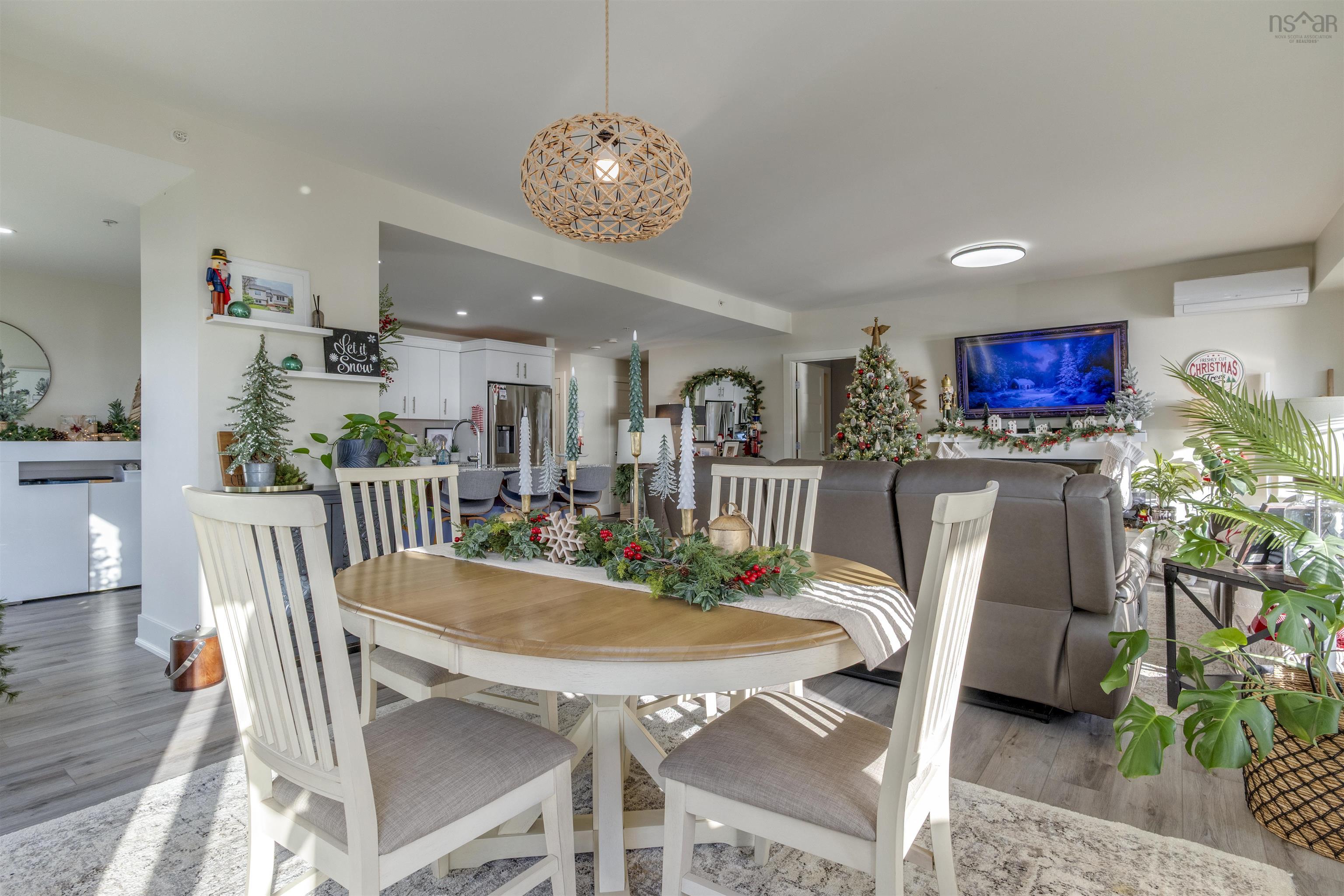 $708,900.00: 305 15 Kings Warf Place, Dartmouth