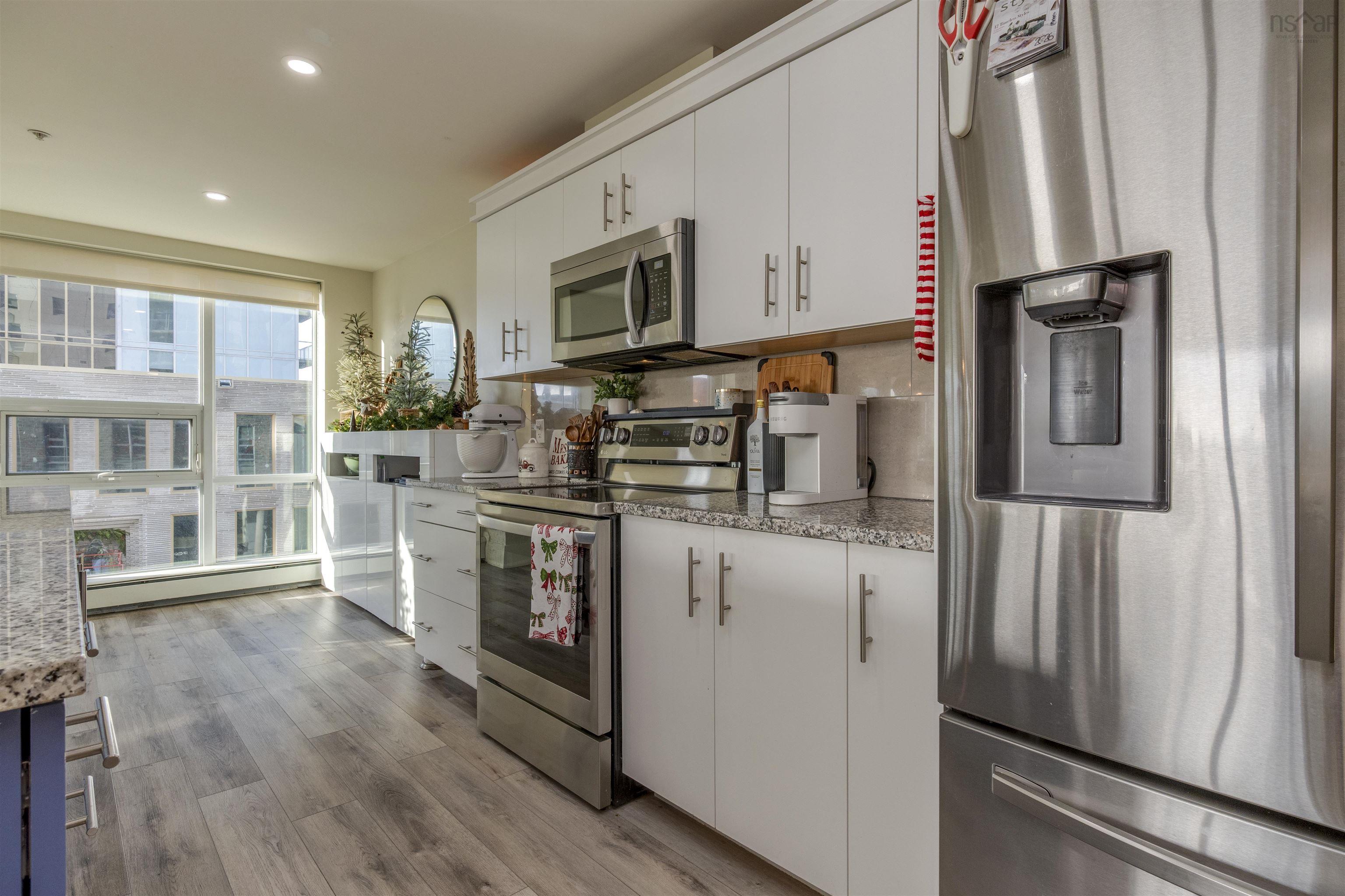 $708,900.00: 305 15 Kings Warf Place, Dartmouth