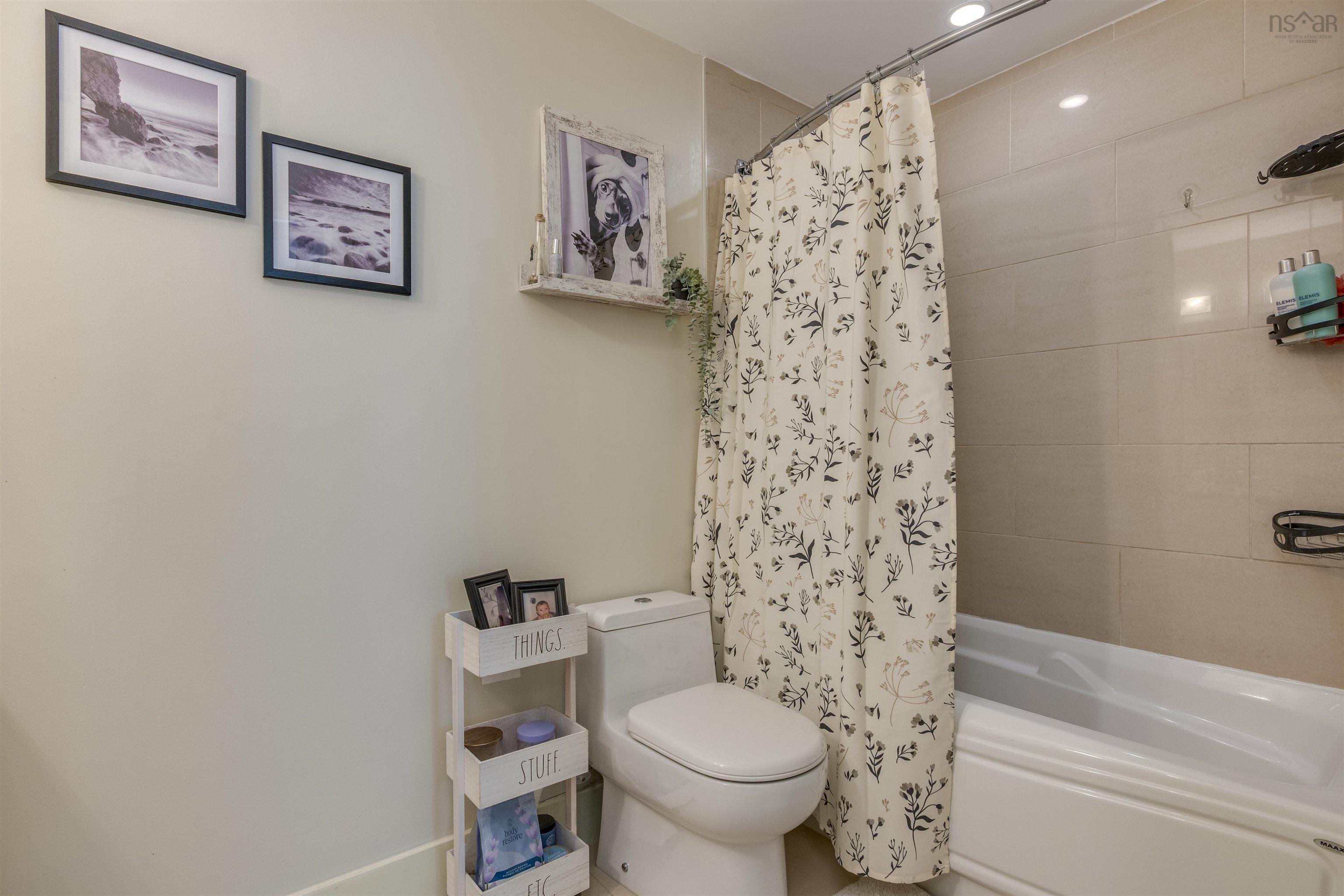 $708,900.00: 305 15 Kings Warf Place, Dartmouth