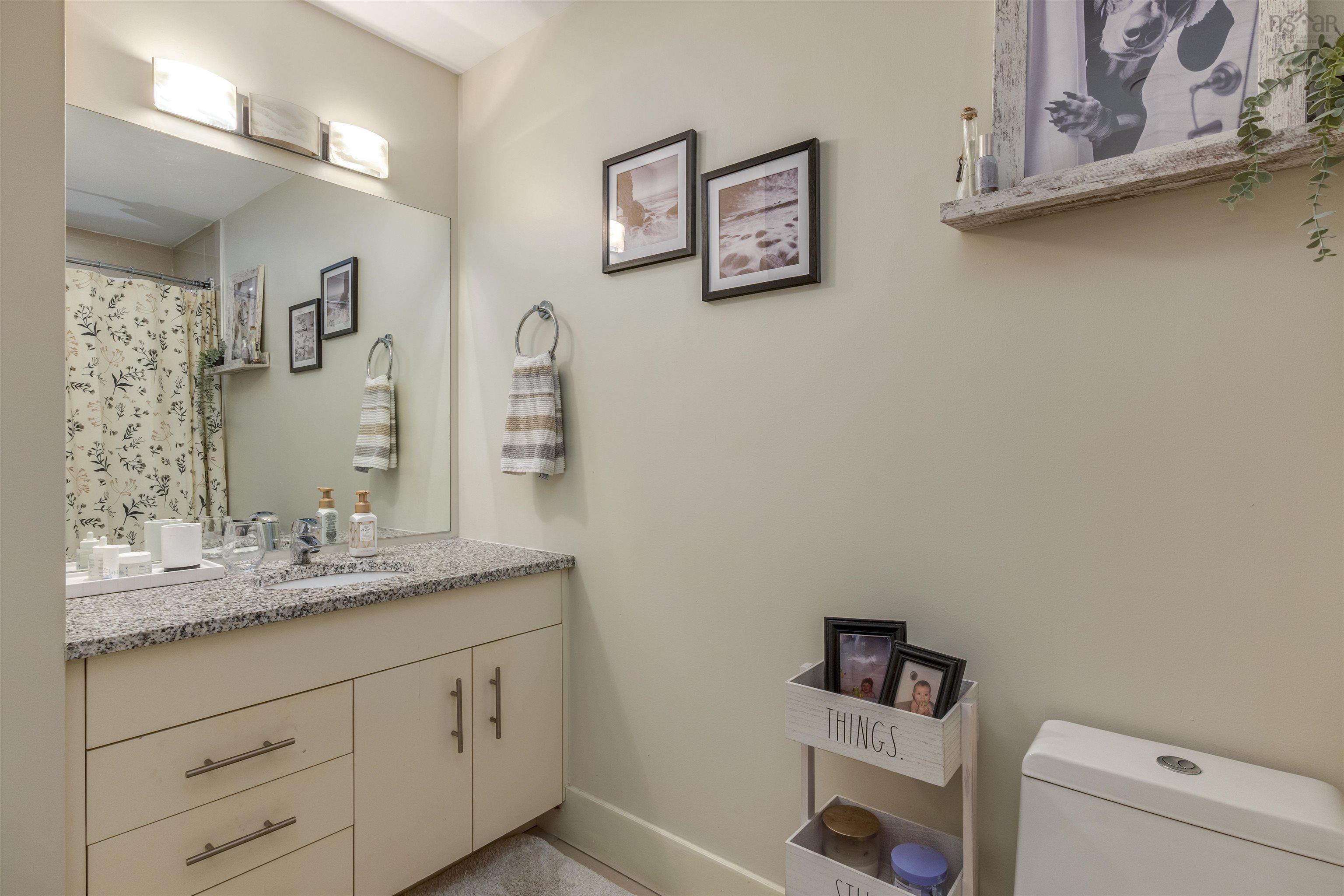 $708,900.00: 305 15 Kings Warf Place, Dartmouth