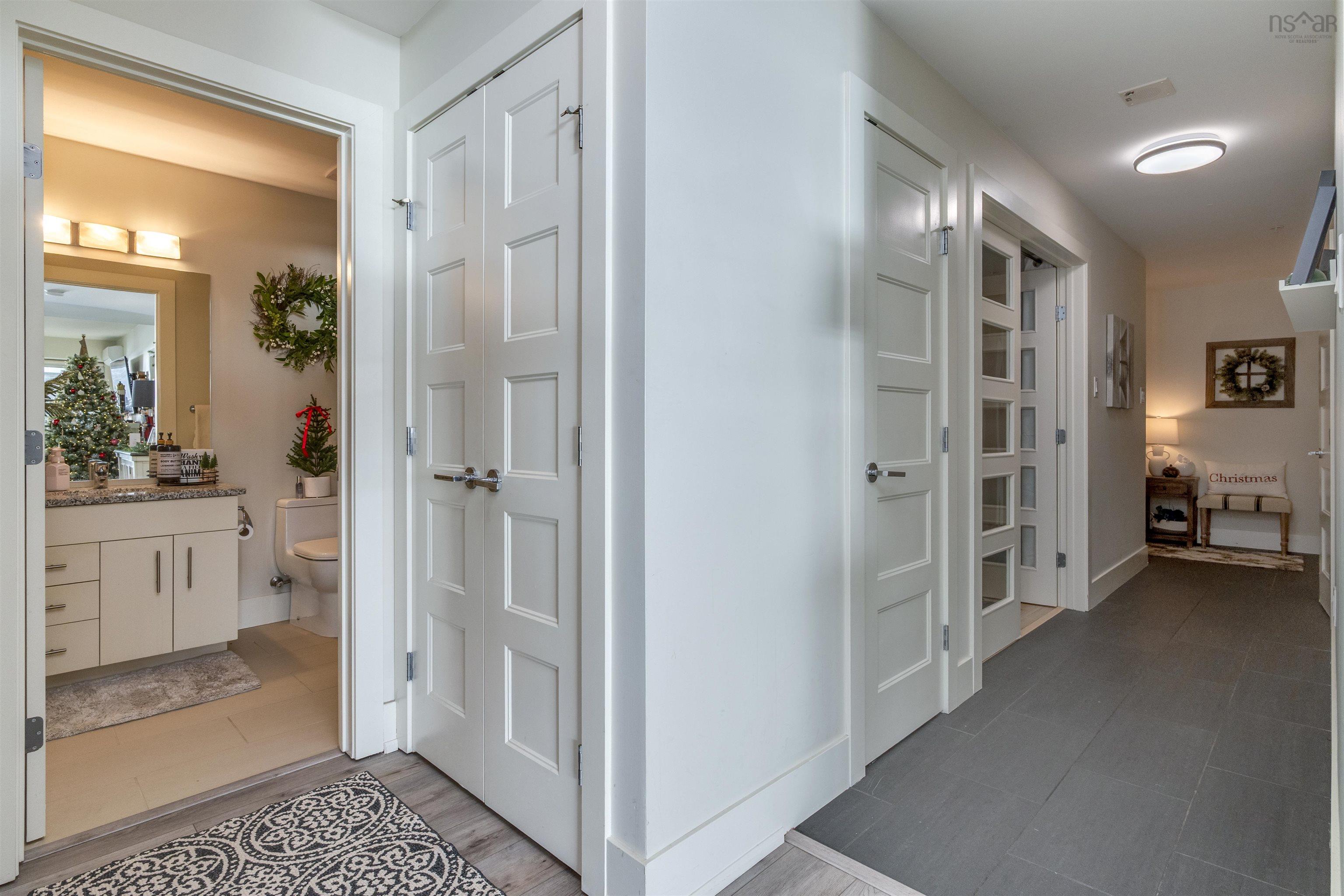 305 15 Kings Wharf Place, Dartmouth, NS (MLS 202529432)