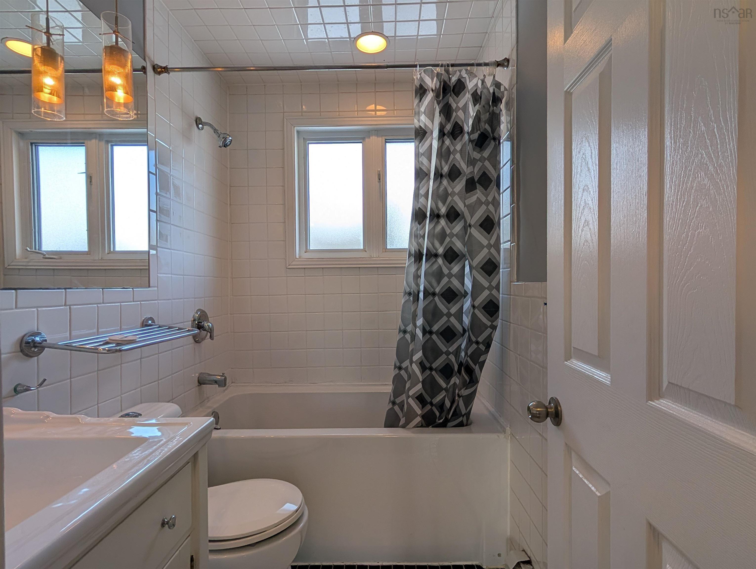 $604,900.00: 2 & 2A Parkmoor Avenue, Spryfield