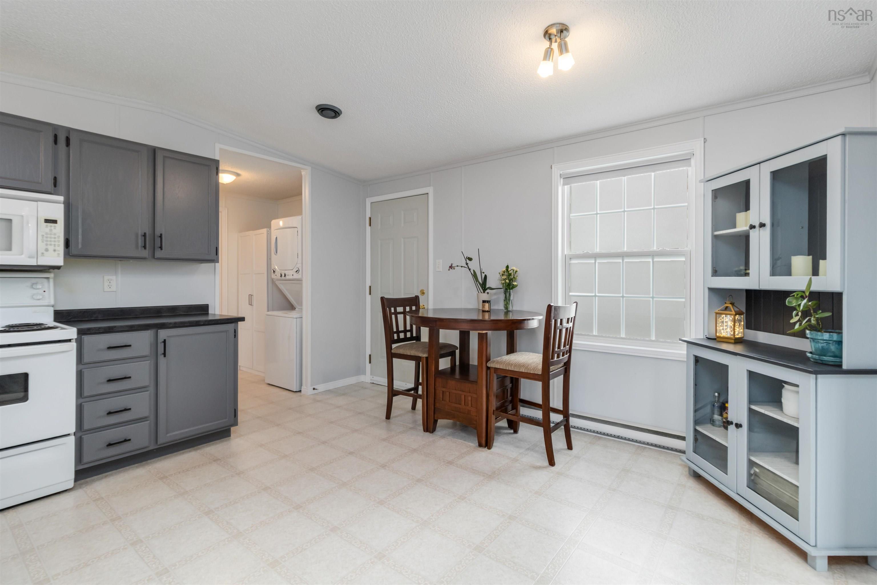 $219,900.00: 10 Snow White Drive, Lake Echo