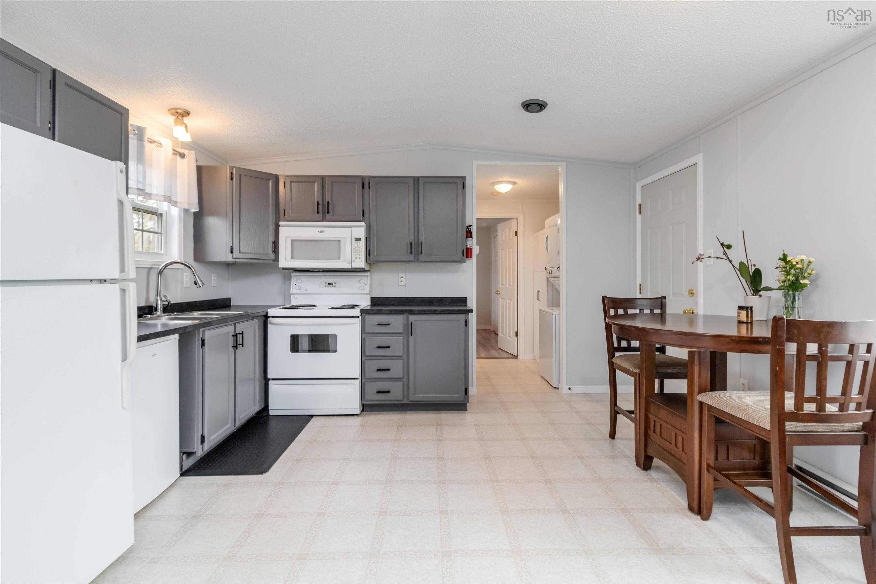 $219,900.00: 10 Snow White Drive, Lake Echo