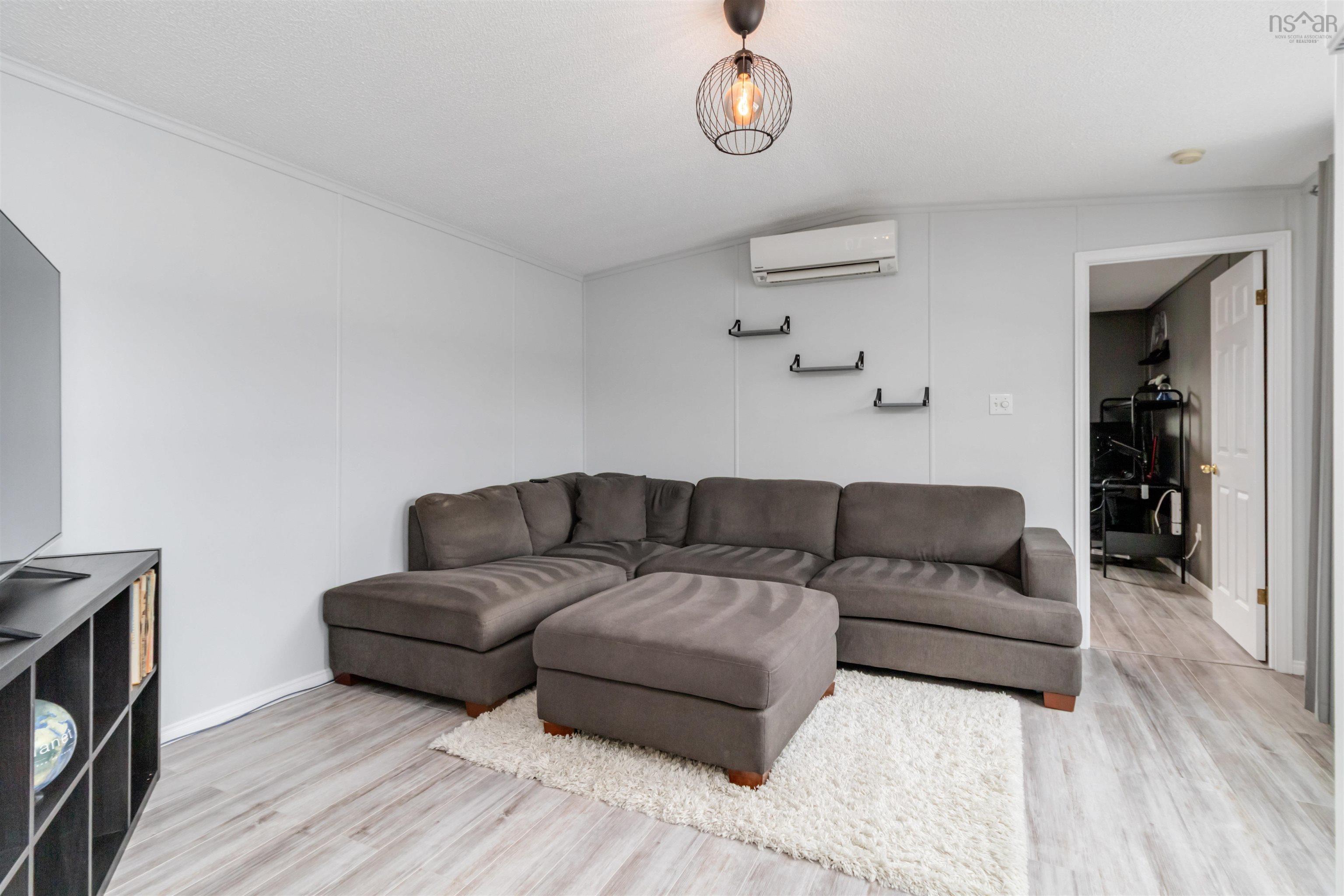 $219,900.00: 10 Snow White Drive, Lake Echo