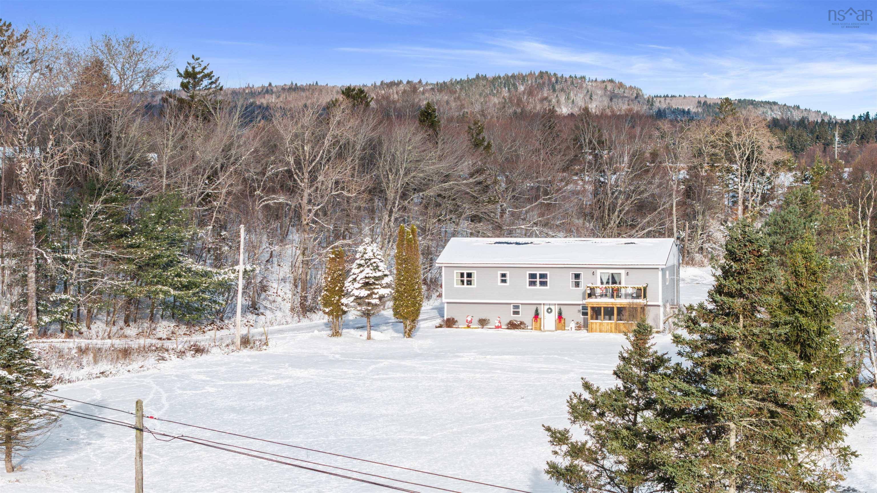 $359,900.00: 1197 HIGHWAY 2, Five Islands