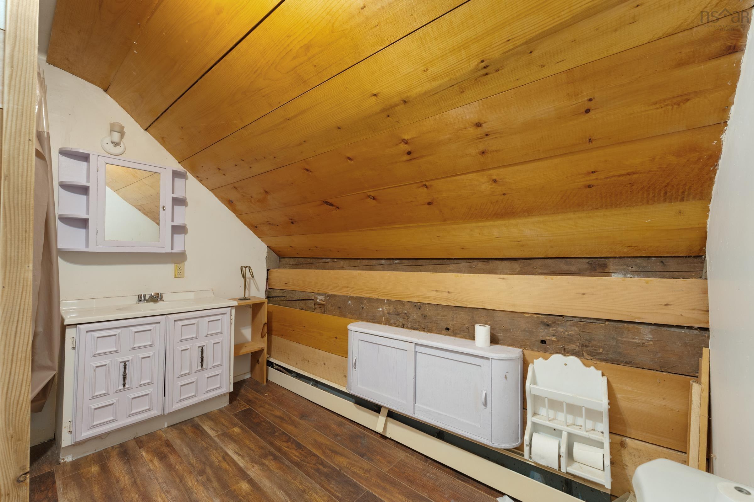 $199,000.00: 1245 Highway 1, Wellington