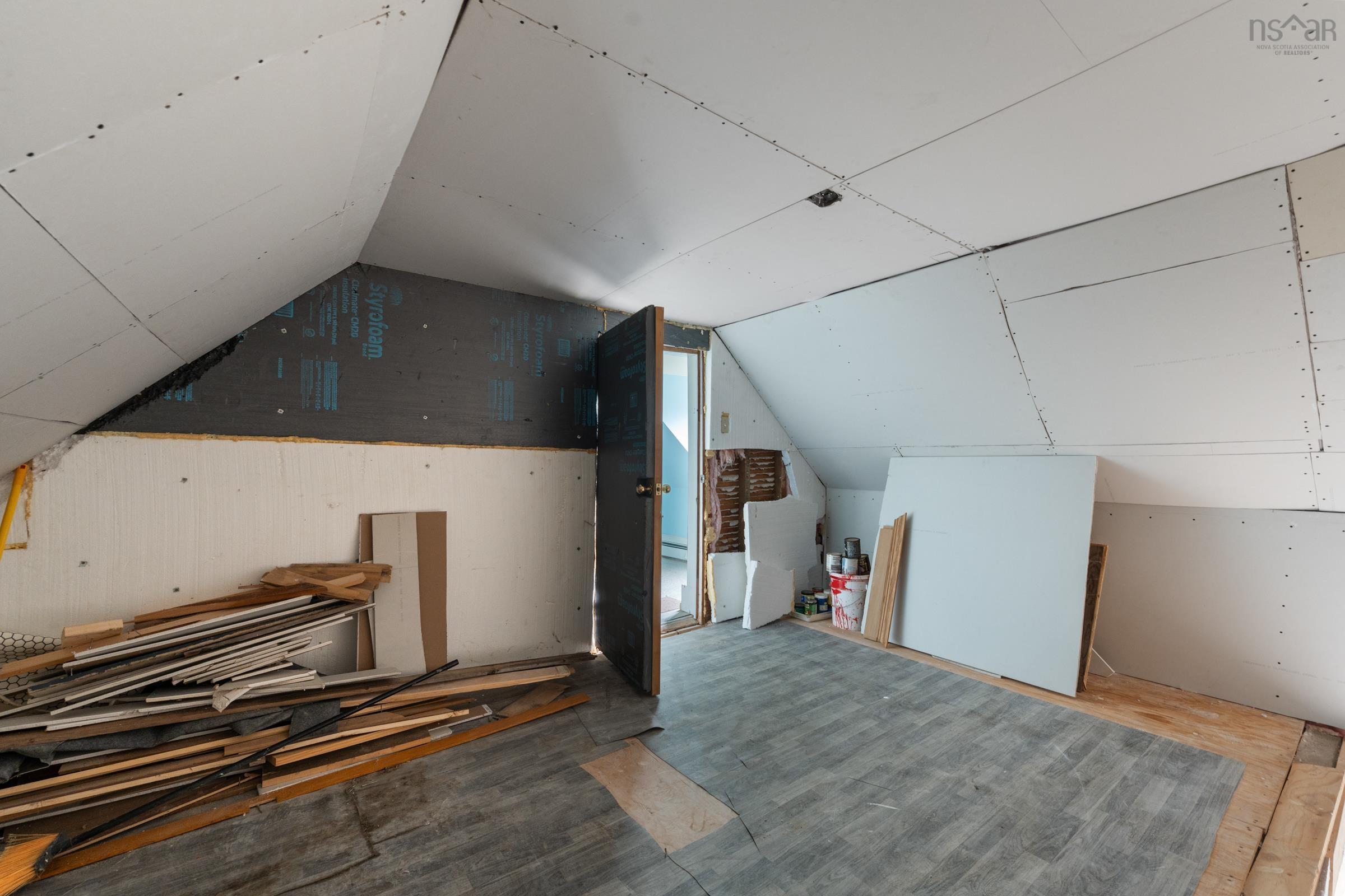 $199,000.00: 1245 Highway 1, Wellington