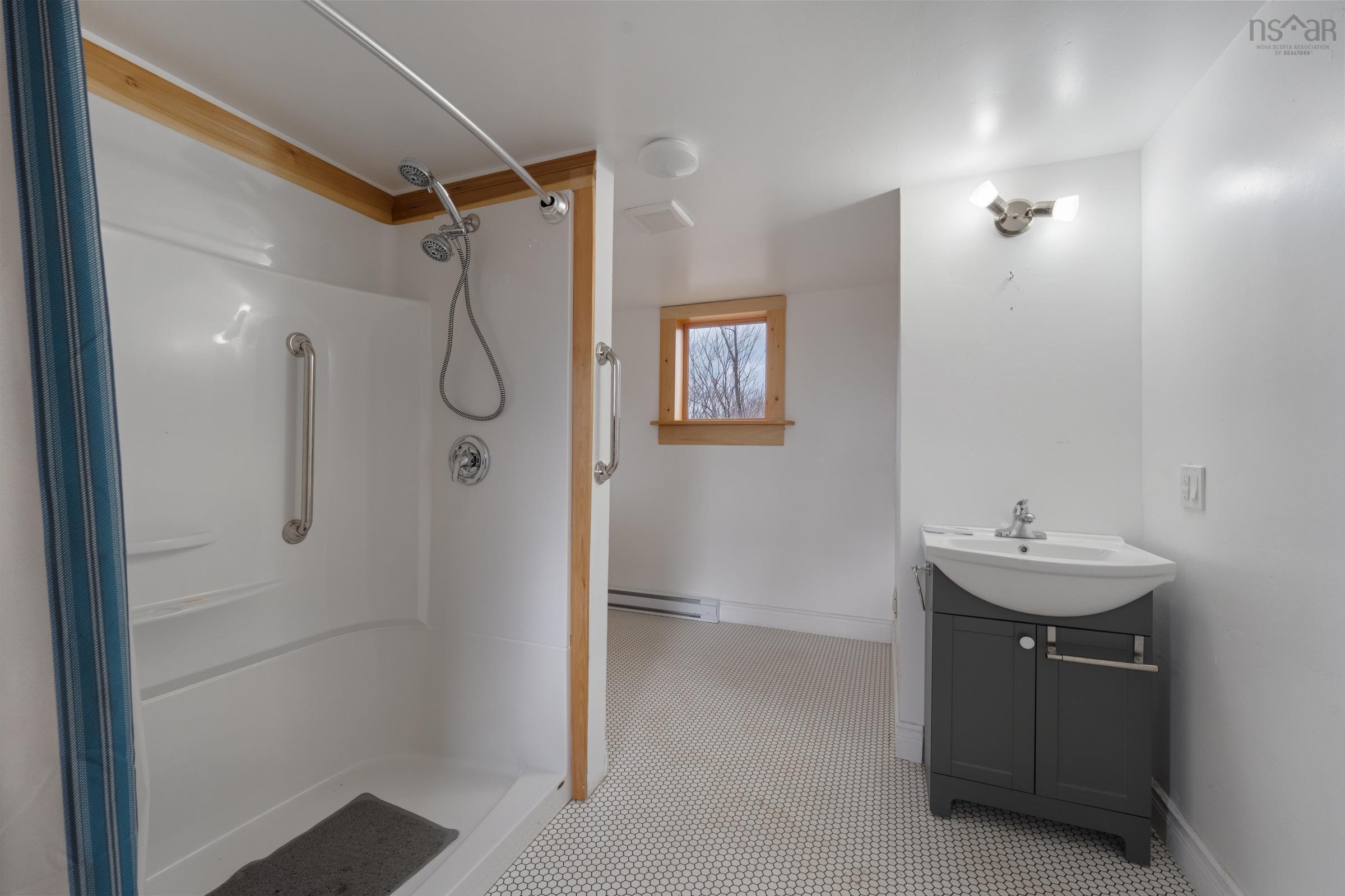 $199,000.00: 1245 Highway 1, Wellington