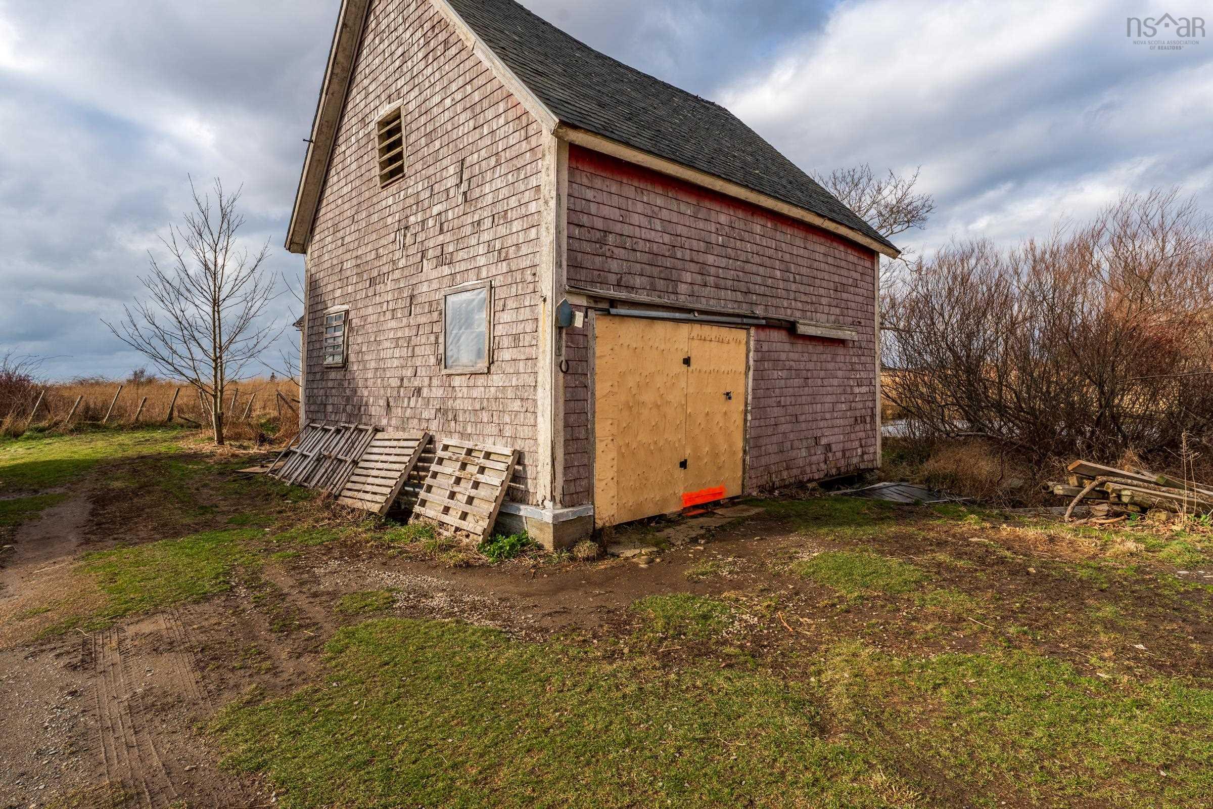 $199,000.00: 1245 Highway 1, Wellington