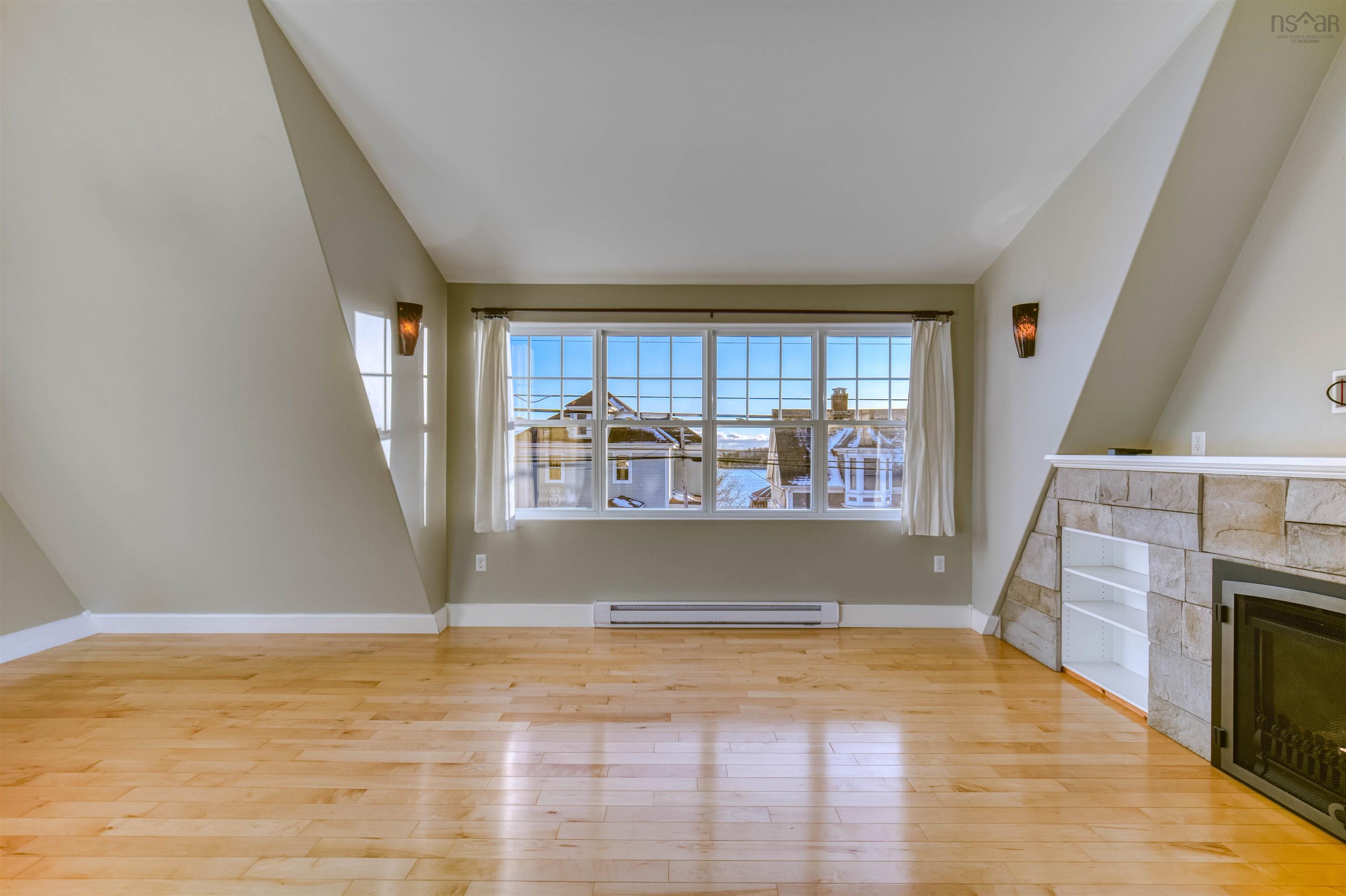 $998,000.00: 243 Pelham Street, Lunenburg