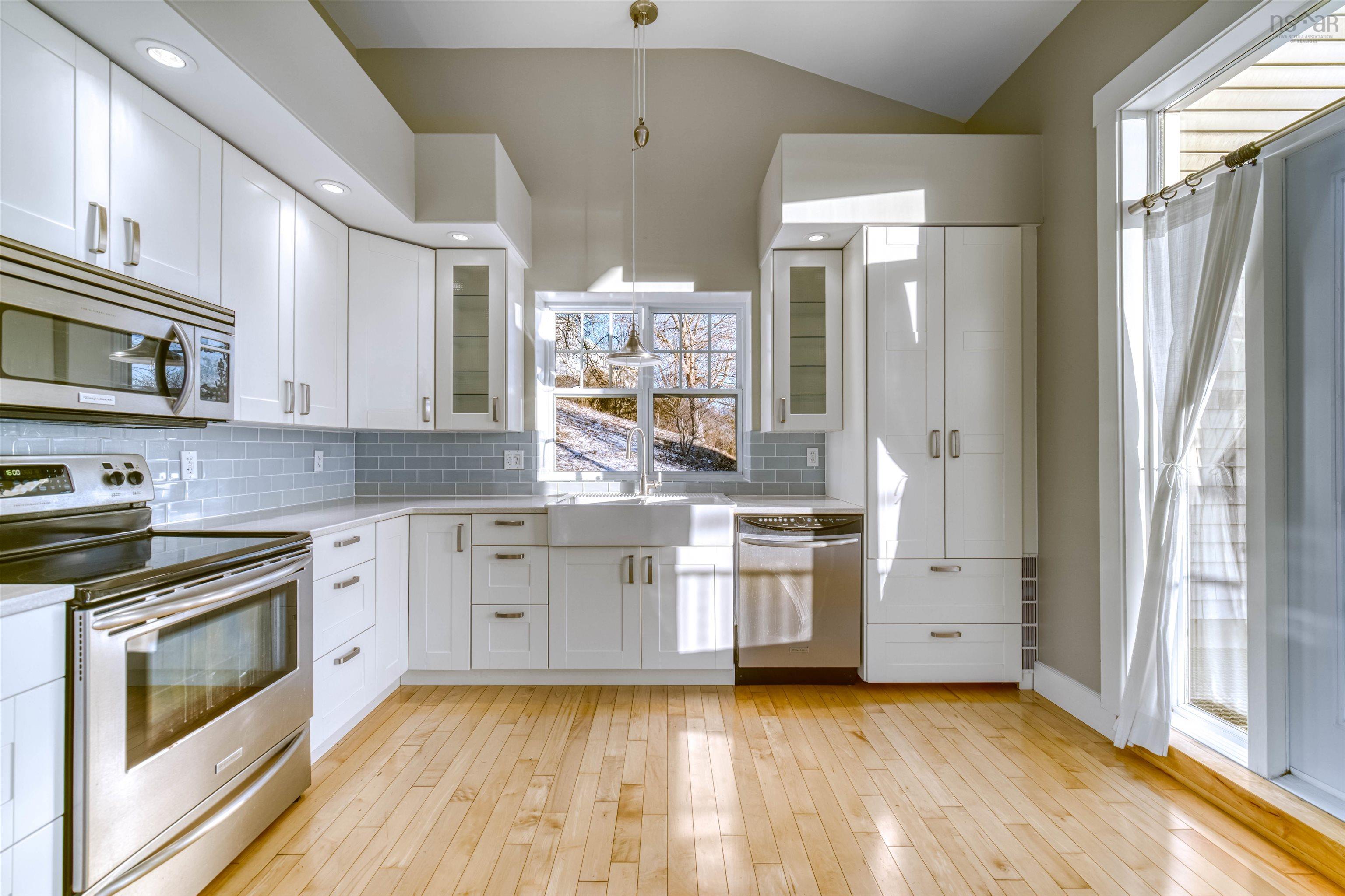 $998,000.00: 243 Pelham Street, Lunenburg