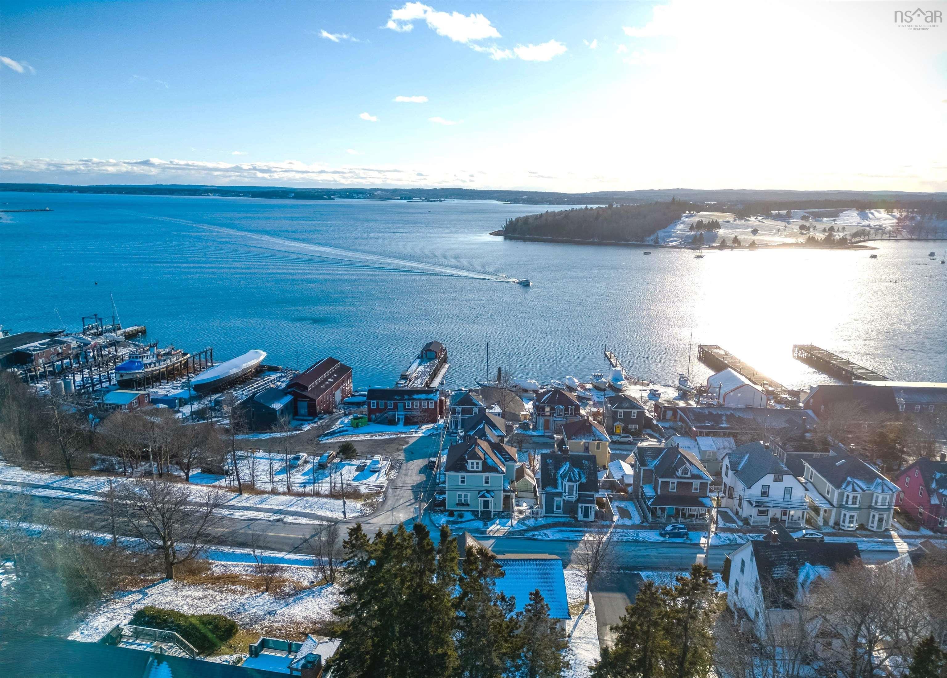 $998,000.00: 243 Pelham Street, Lunenburg