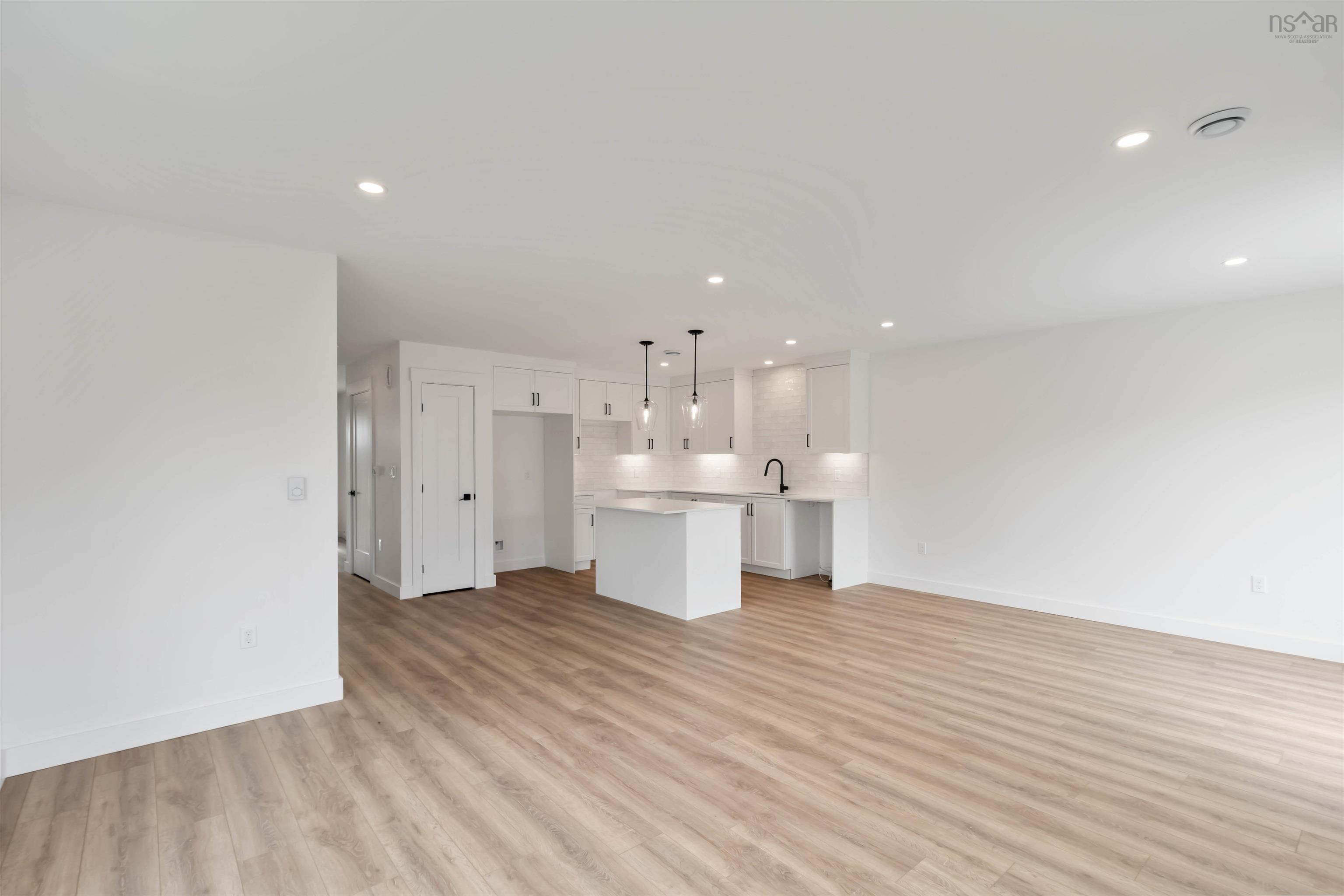 $499,999.00: 2-Unit 2 Sherwood, Enfield