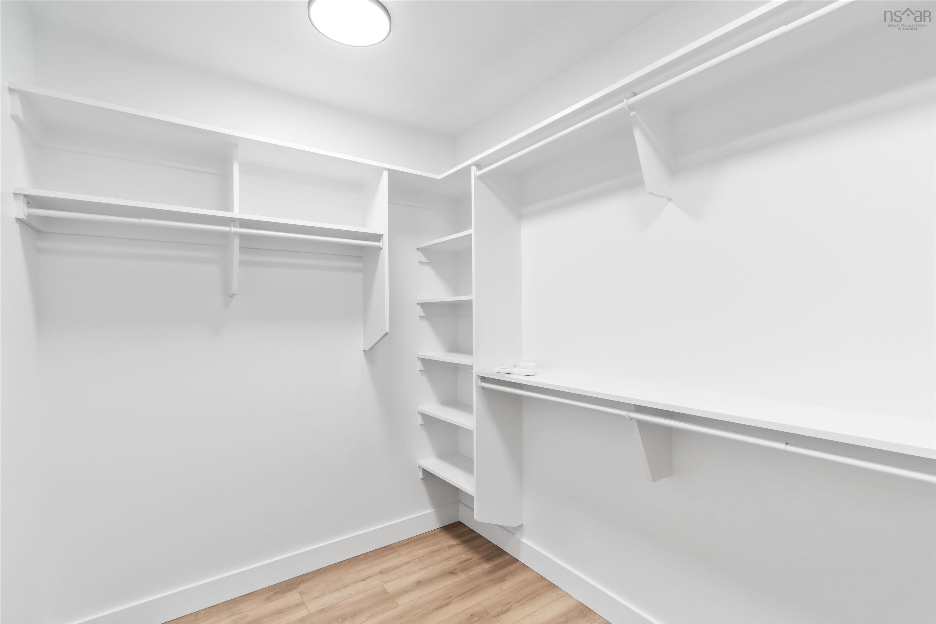 $499,999.00: 2-Unit 2 Sherwood, Enfield