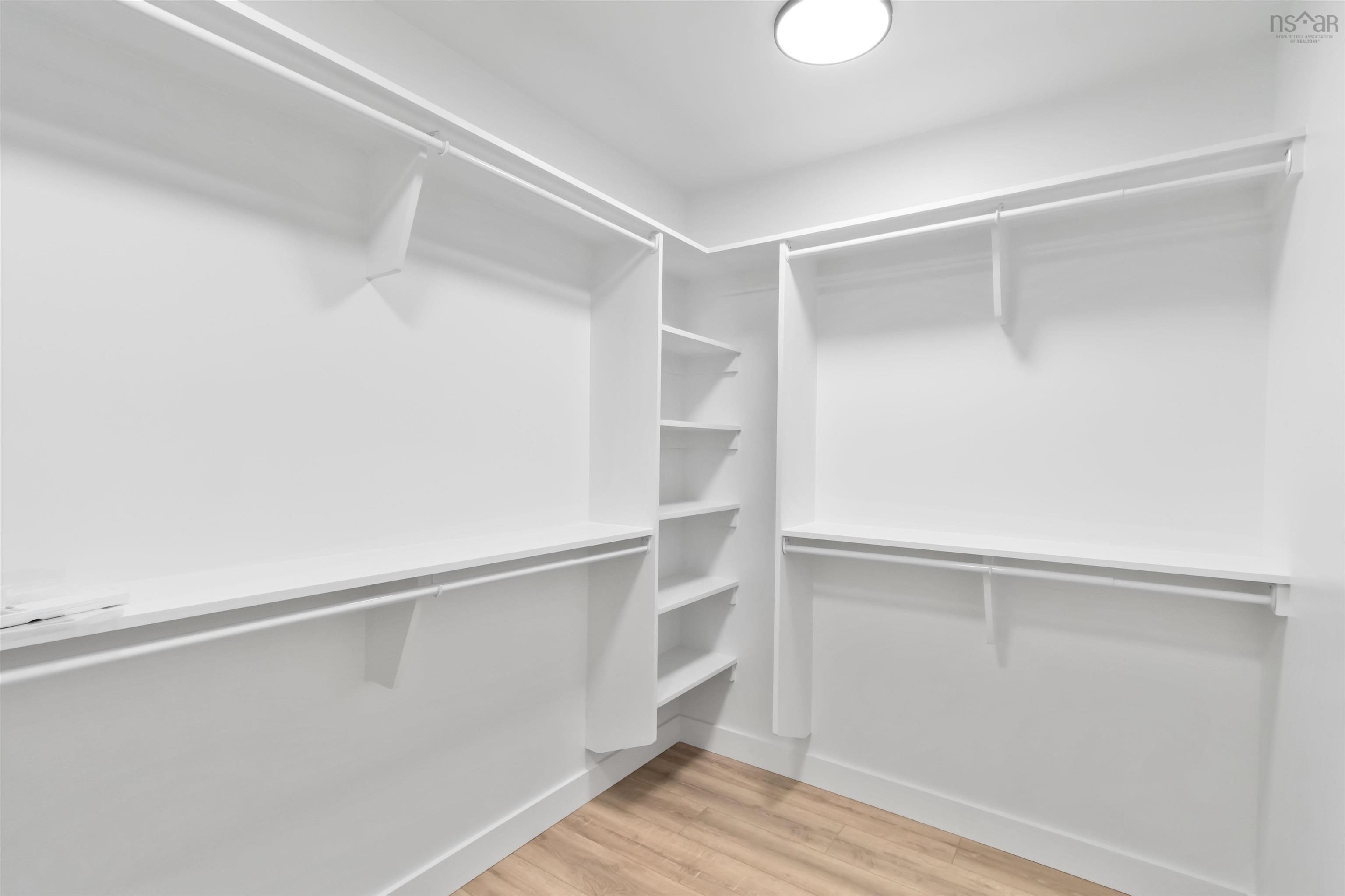 $499,999.00: 2-Unit 2 Sherwood, Enfield