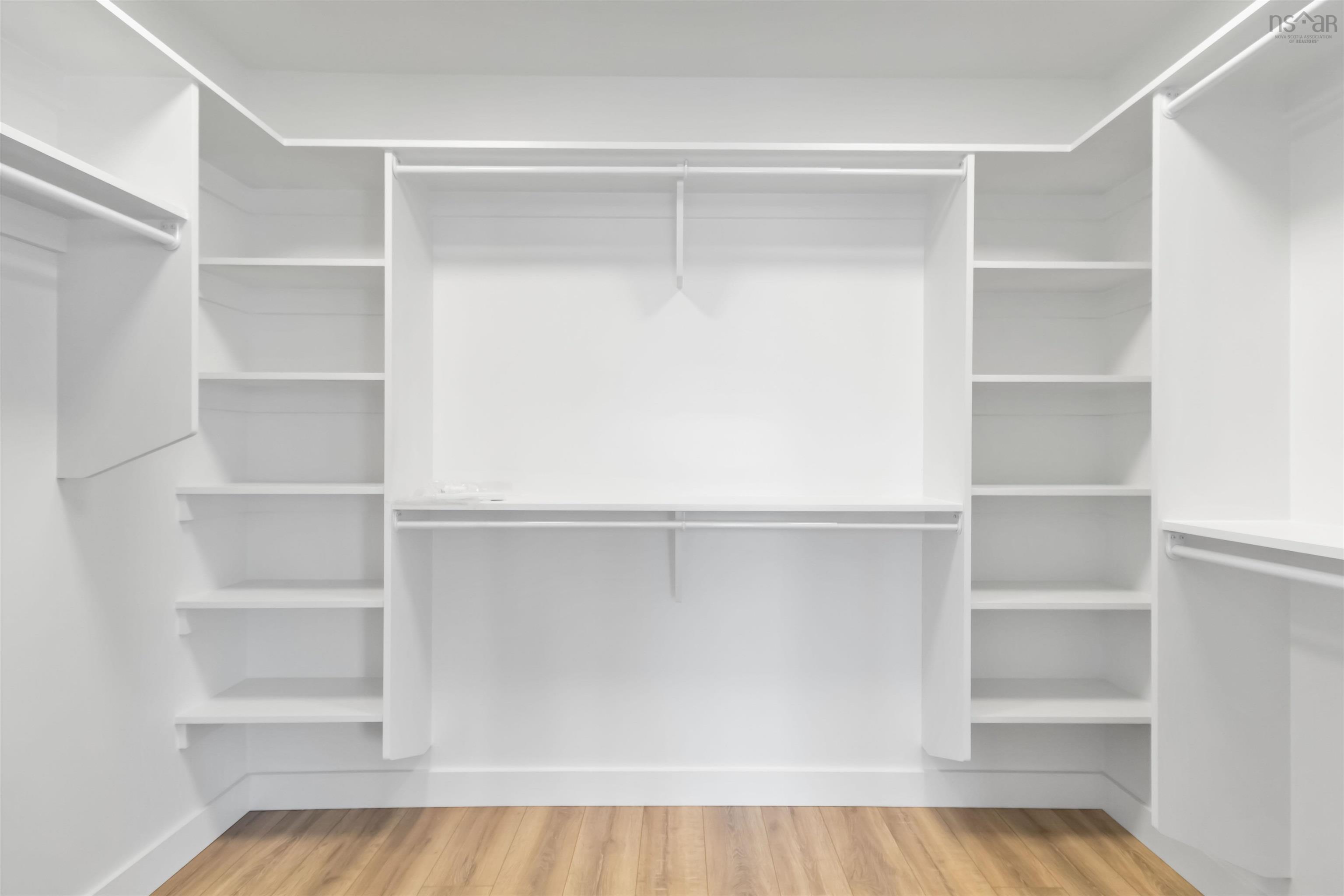 $499,999.00: 2-Unit 2 Sherwood, Enfield