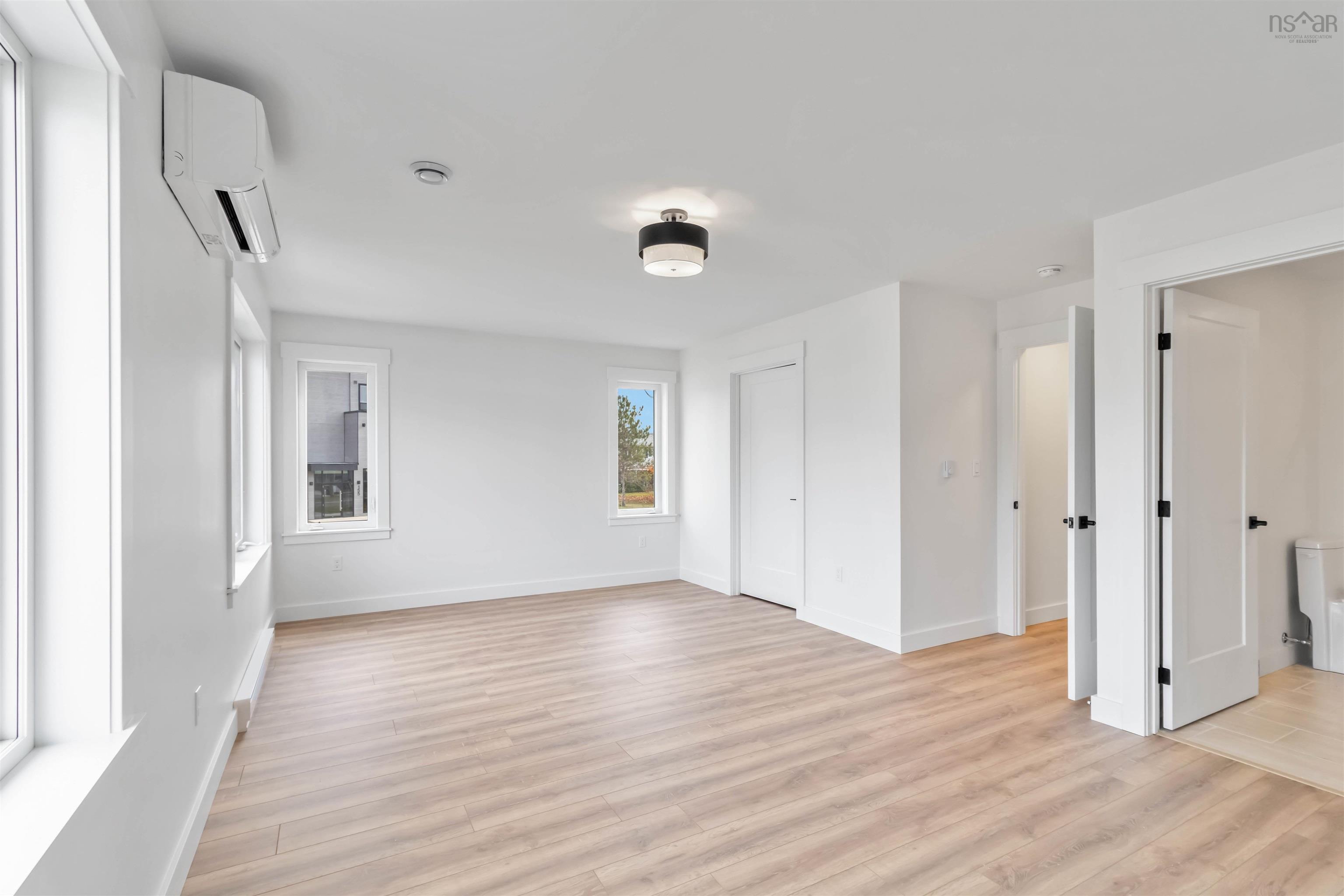 $499,999.00: 2-Unit 2 Sherwood, Enfield