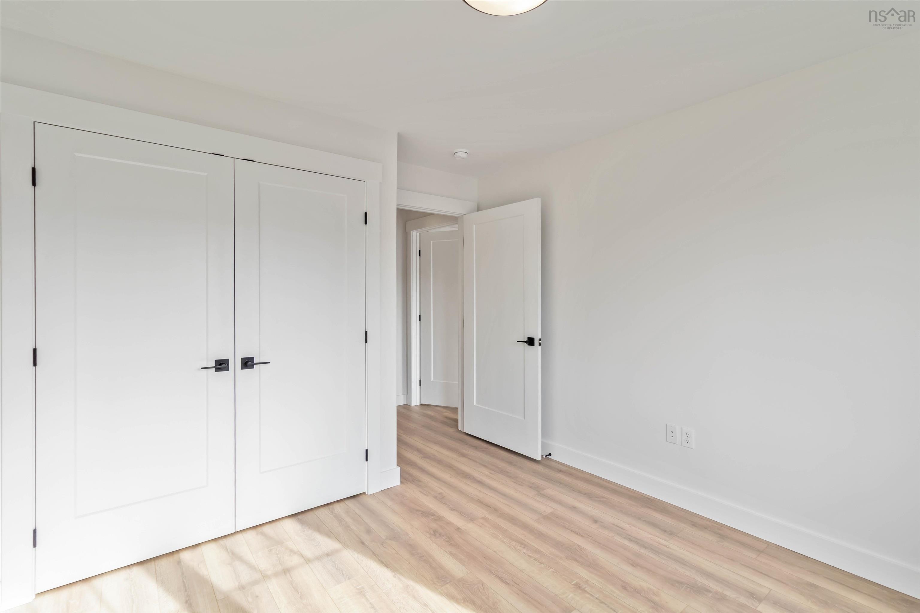 $499,999.00: 2-Unit 2 Sherwood, Enfield