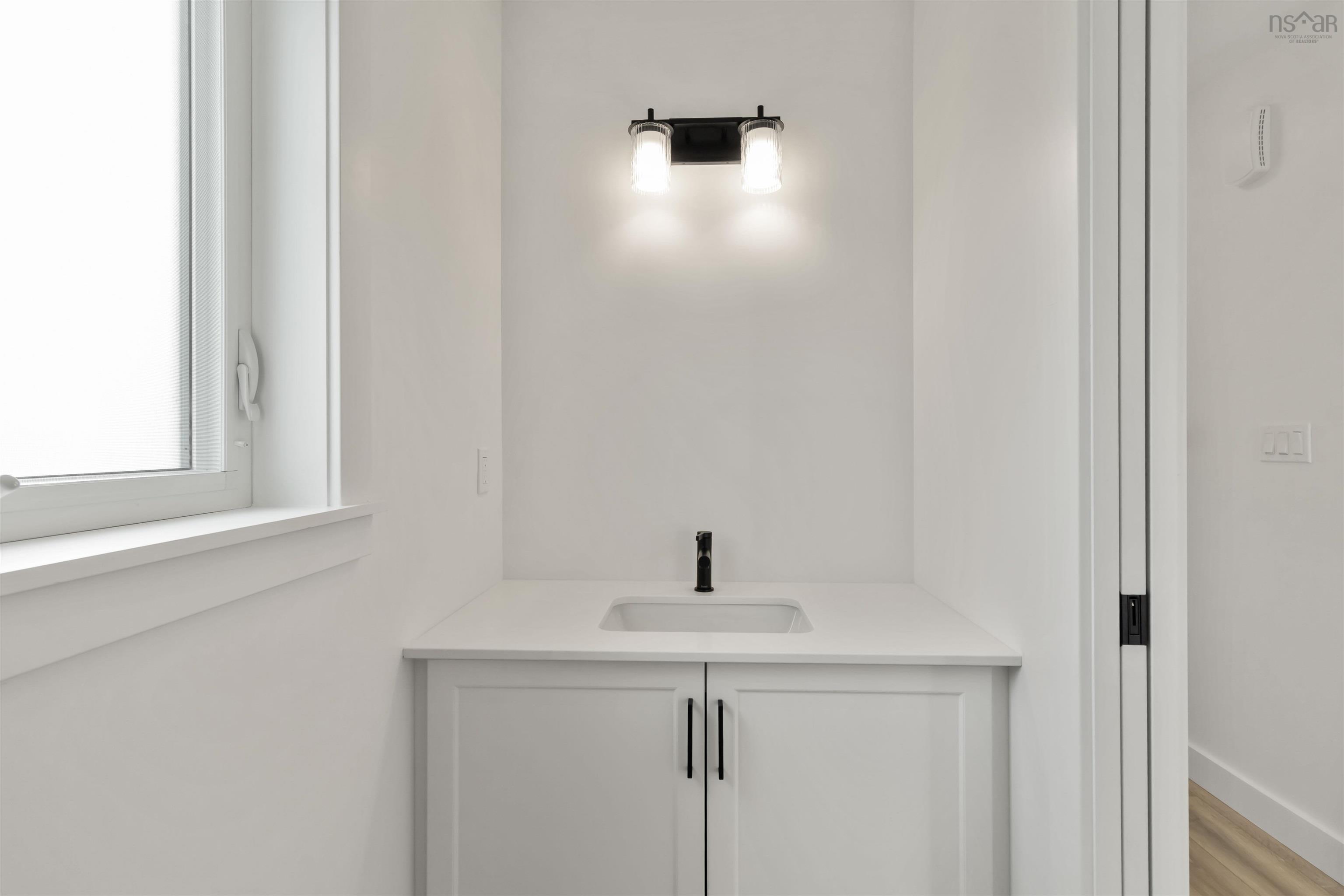 $499,999.00: 2-Unit 2 Sherwood, Enfield