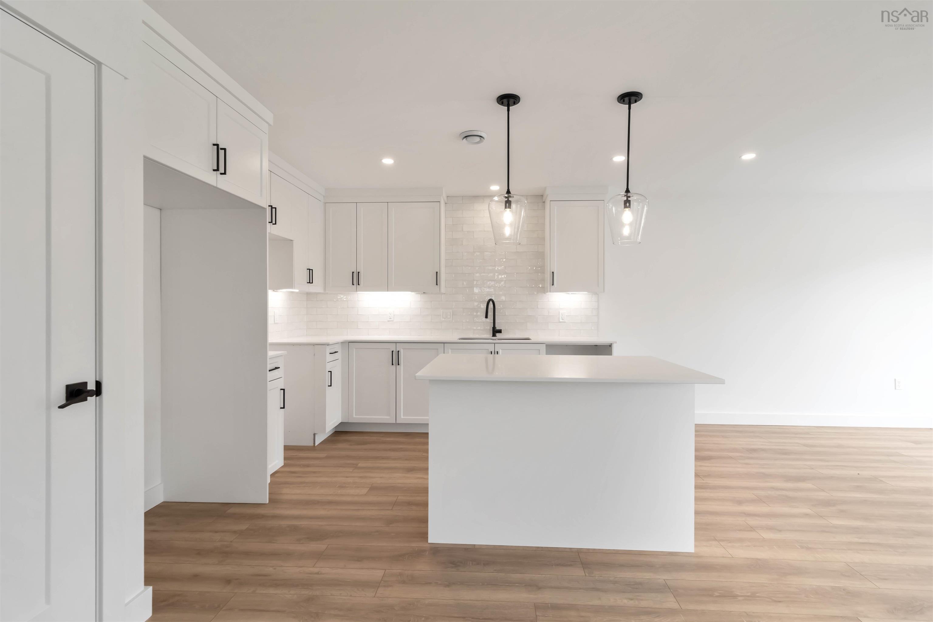 $499,999.00: 2-Unit 2 Sherwood, Enfield