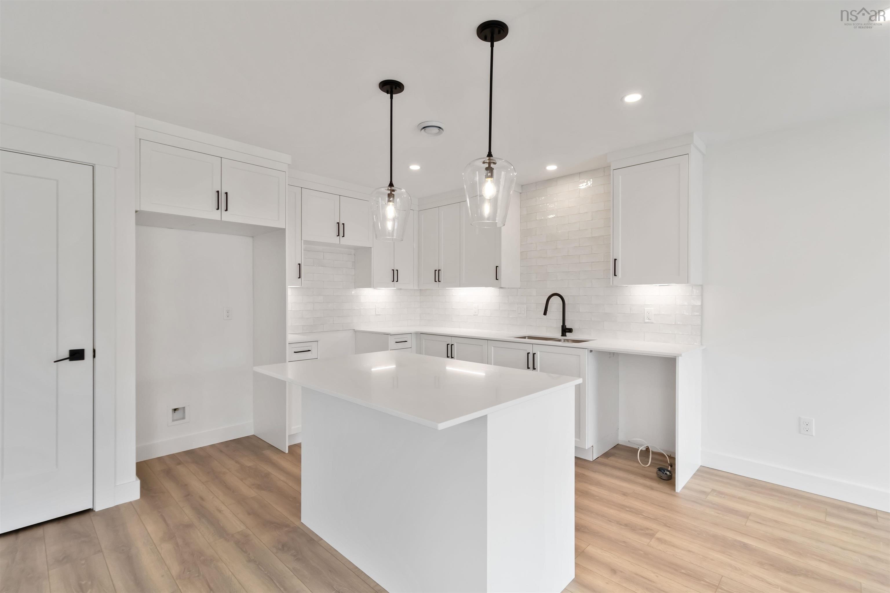 $499,999.00: 2-Unit 2 Sherwood, Enfield