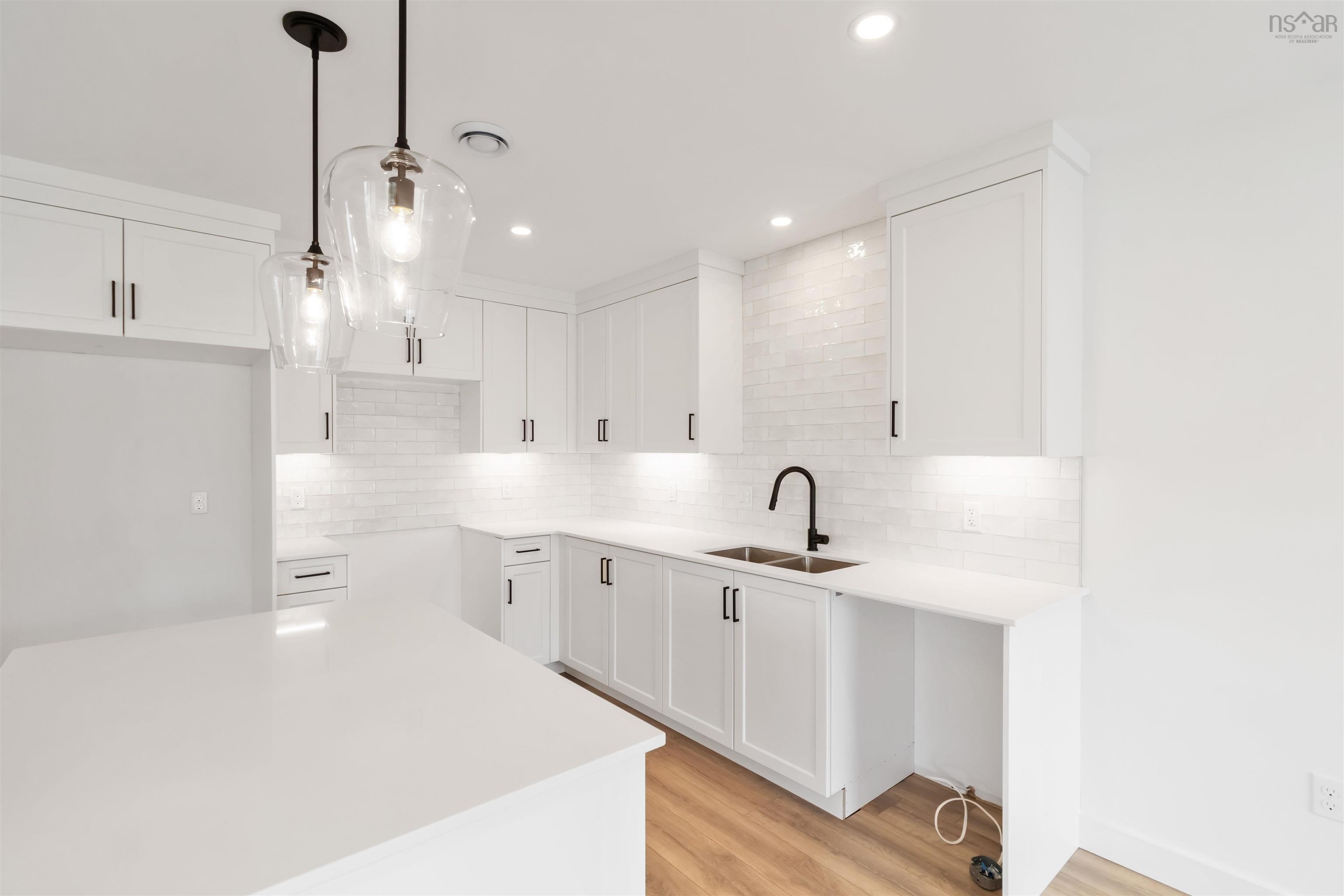 $499,999.00: 2-Unit 2 Sherwood, Enfield