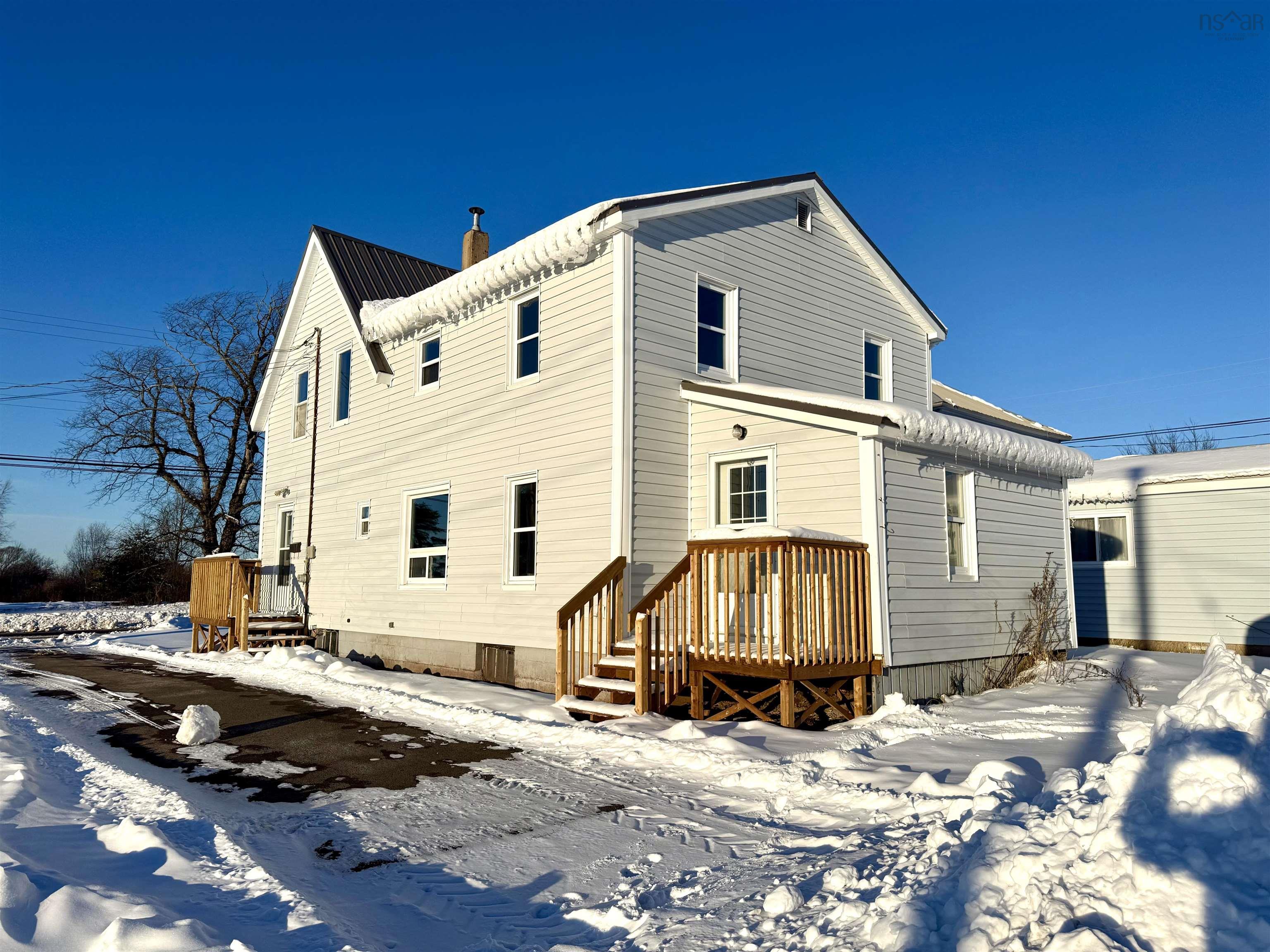 $264,900.00: 149 East Pleasant Street, Amherst