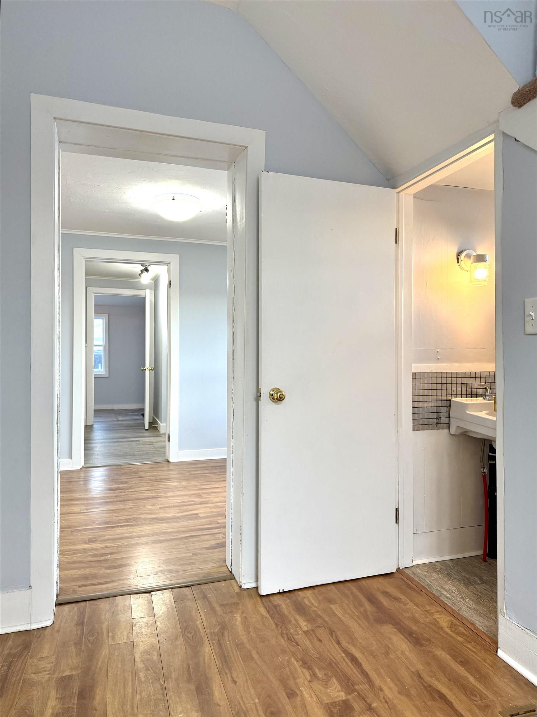 $264,900.00: 149 East Pleasant Street, Amherst