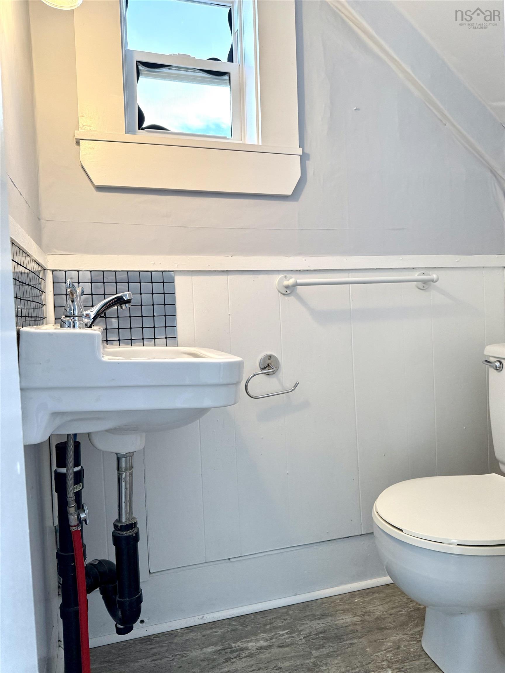 $264,900.00: 149 East Pleasant Street, Amherst