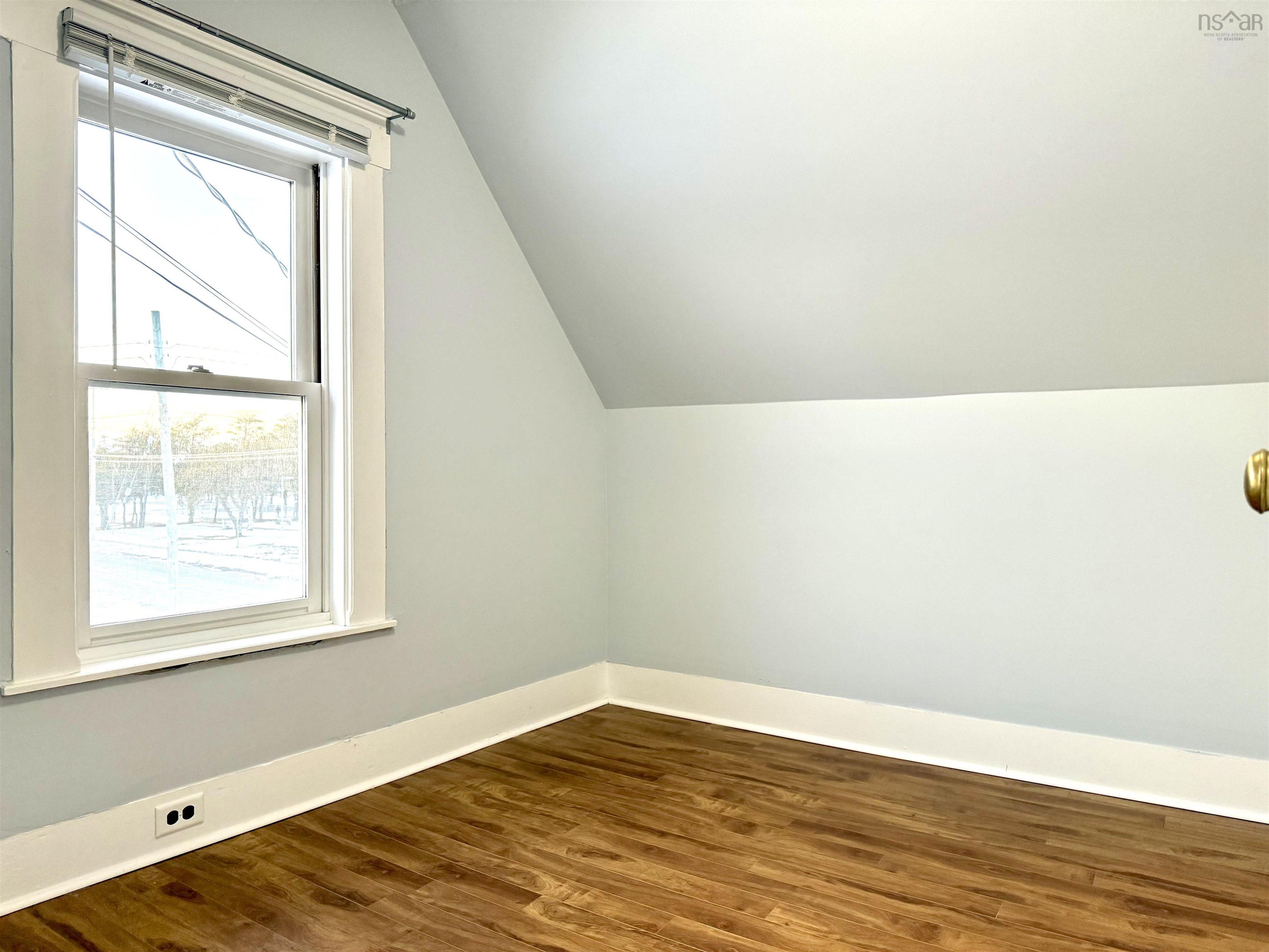 $264,900.00: 149 East Pleasant Street, Amherst