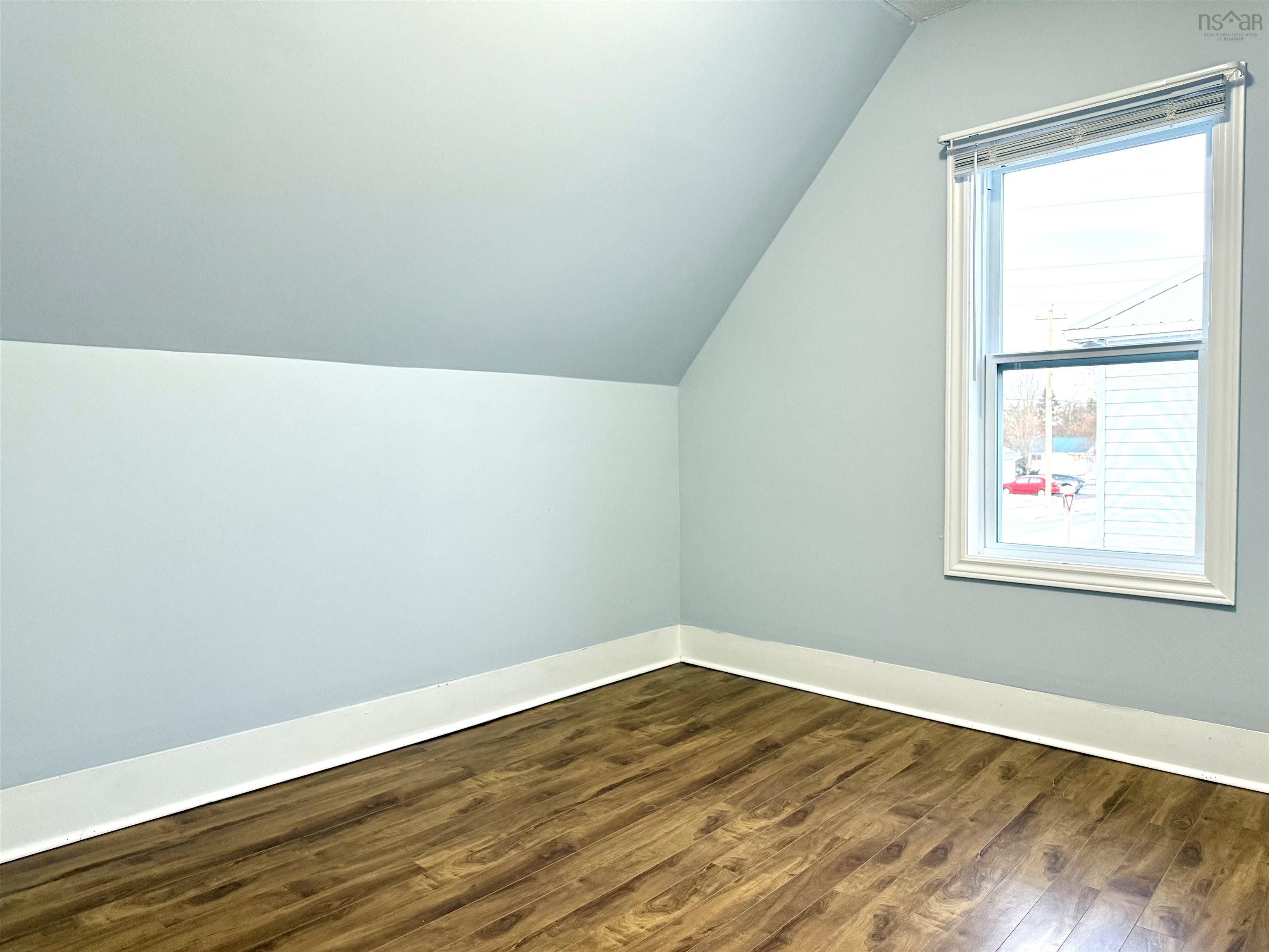 $264,900.00: 149 East Pleasant Street, Amherst