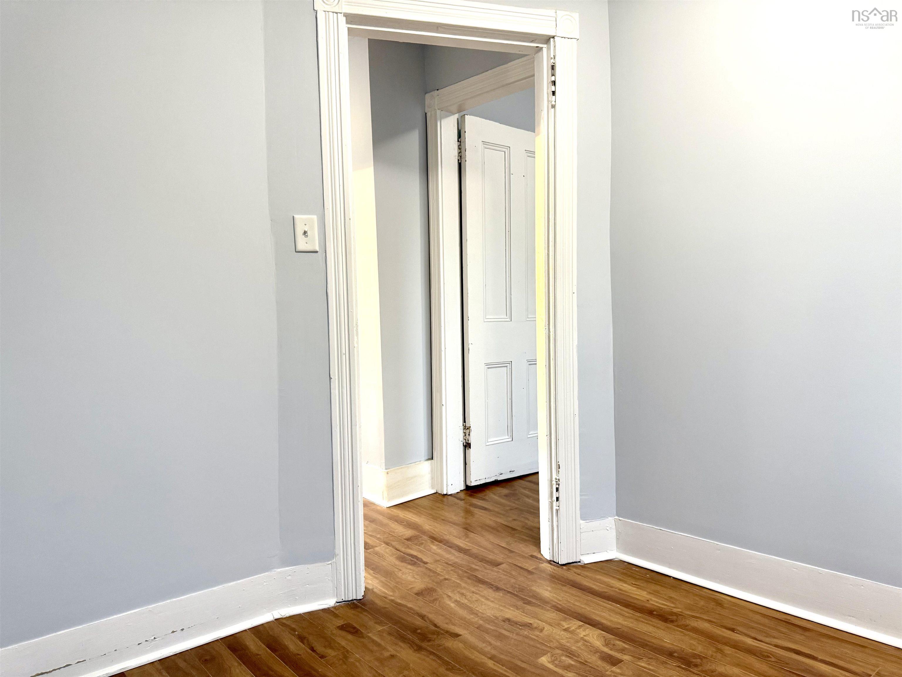 $264,900.00: 149 East Pleasant Street, Amherst