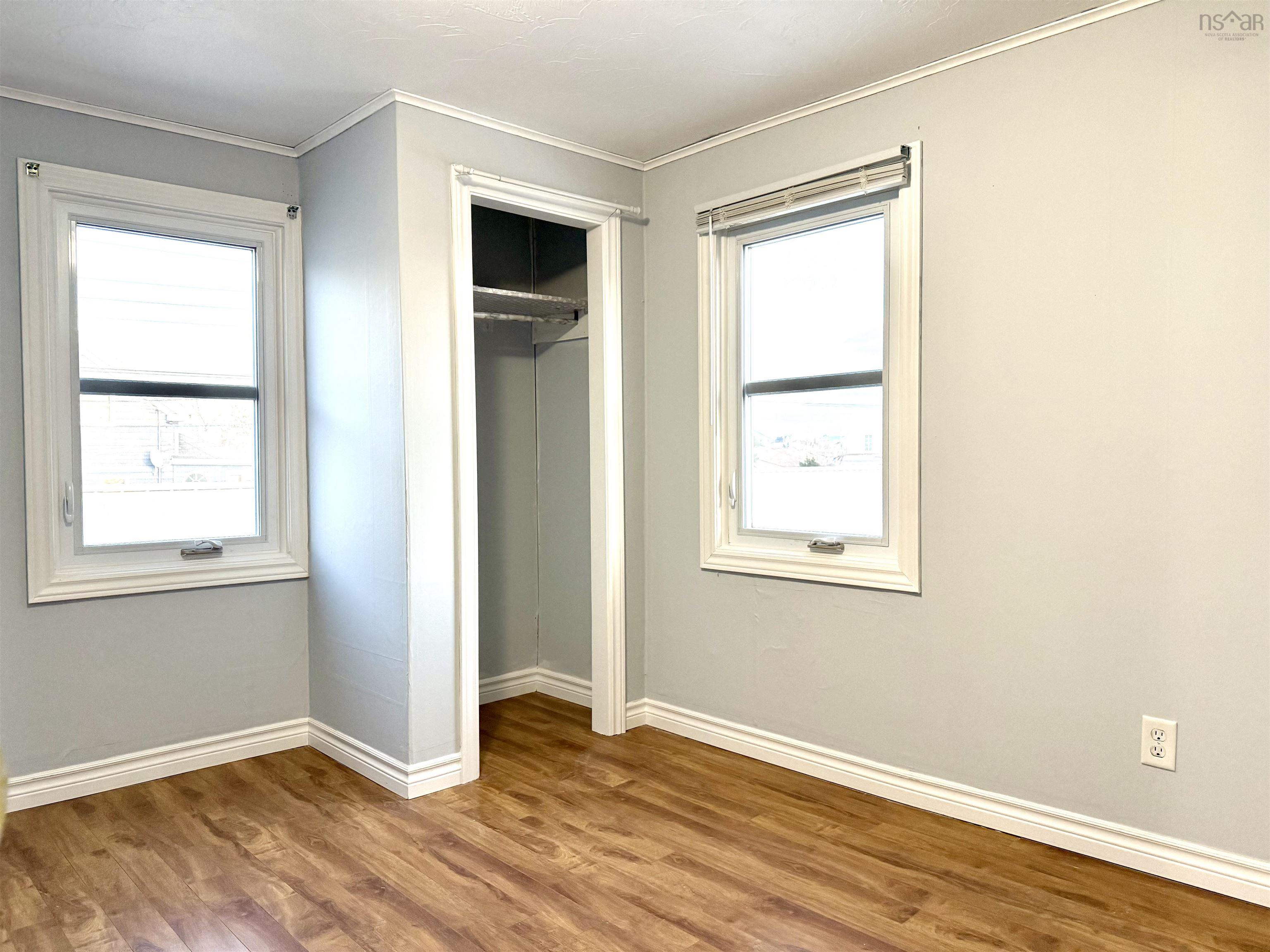 $264,900.00: 149 East Pleasant Street, Amherst