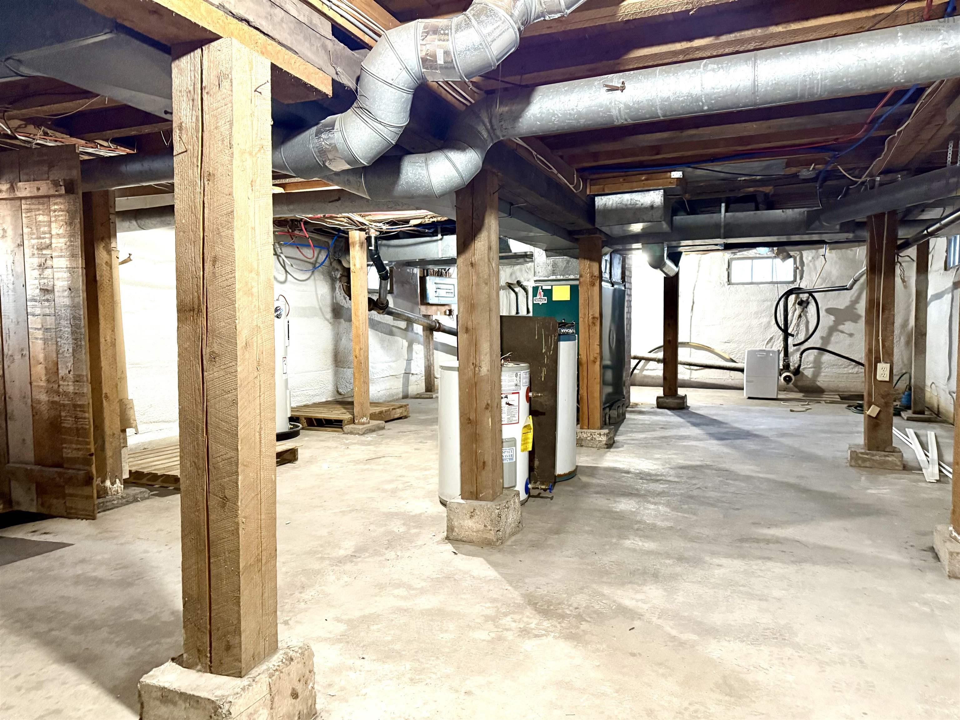 $264,900.00: 149 East Pleasant Street, Amherst