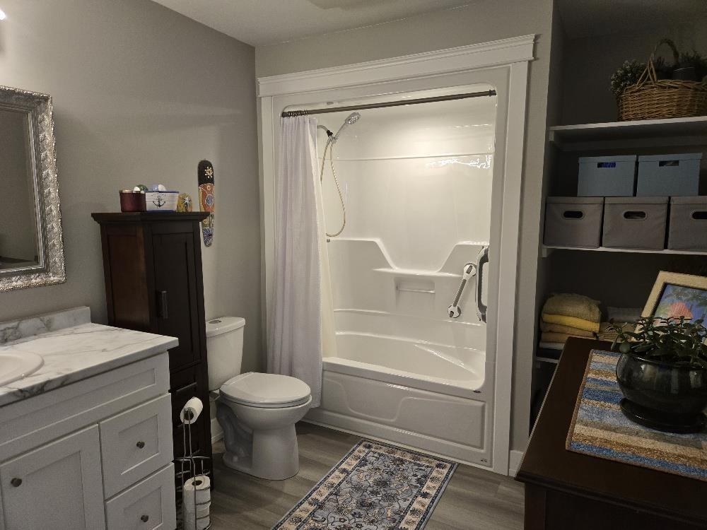 $389,900.00: 17 Riverview Drive, Murray Siding