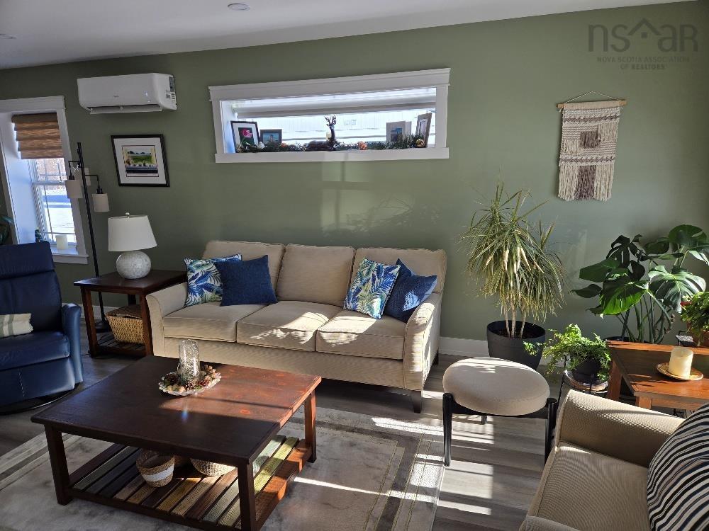 $389,900.00: 17 Riverview Drive, Murray Siding