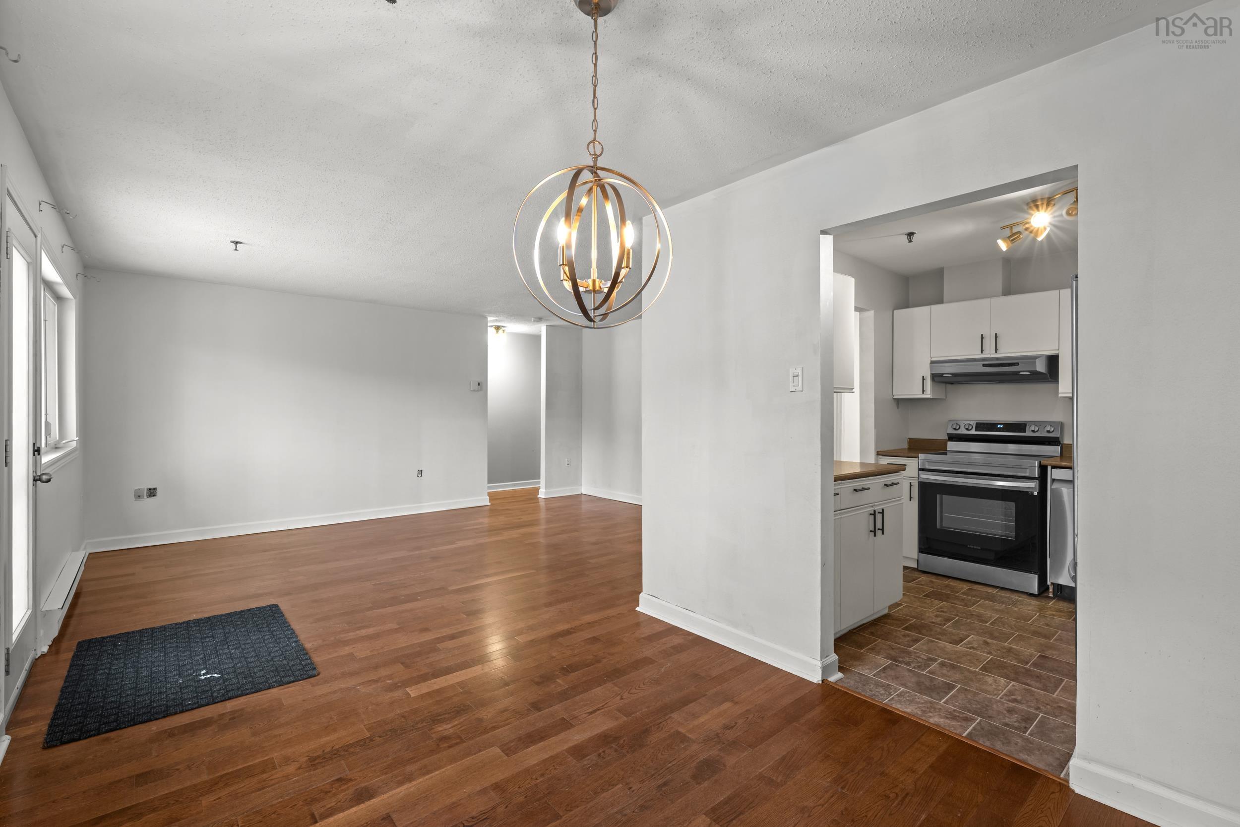 $349,900.00: 106 126 Farnham Gate Road, Halifax