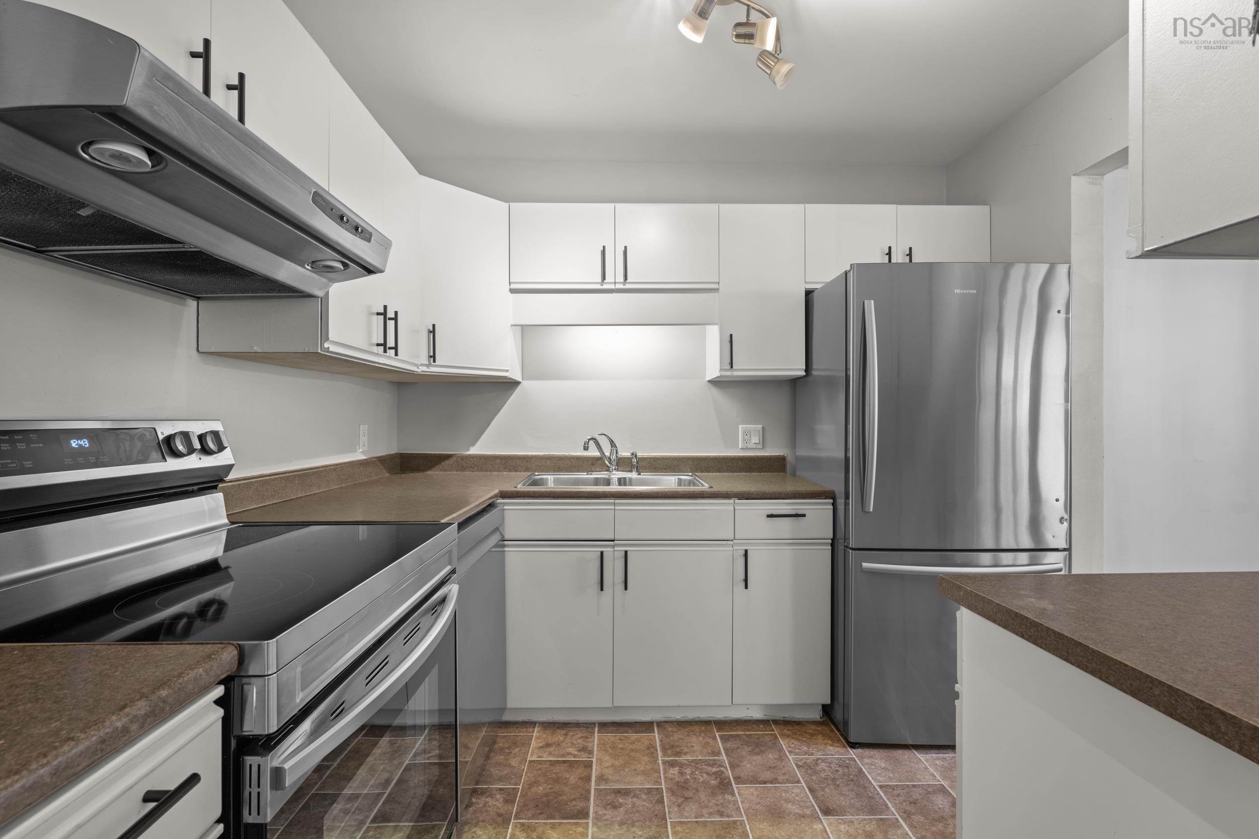 $349,900.00: 106 126 Farnham Gate Road, Halifax