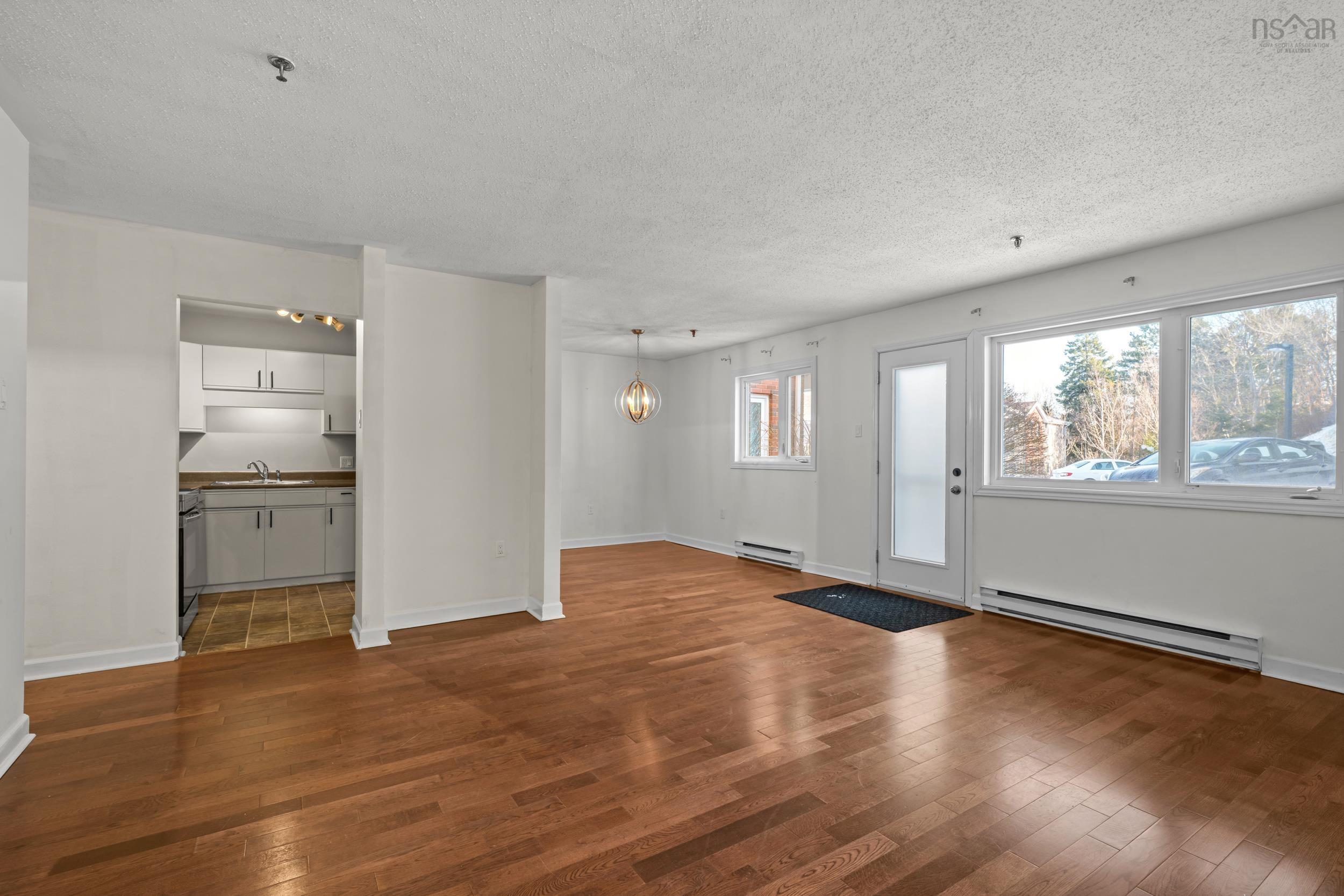 $349,900.00: 106 126 Farnham Gate Road, Halifax